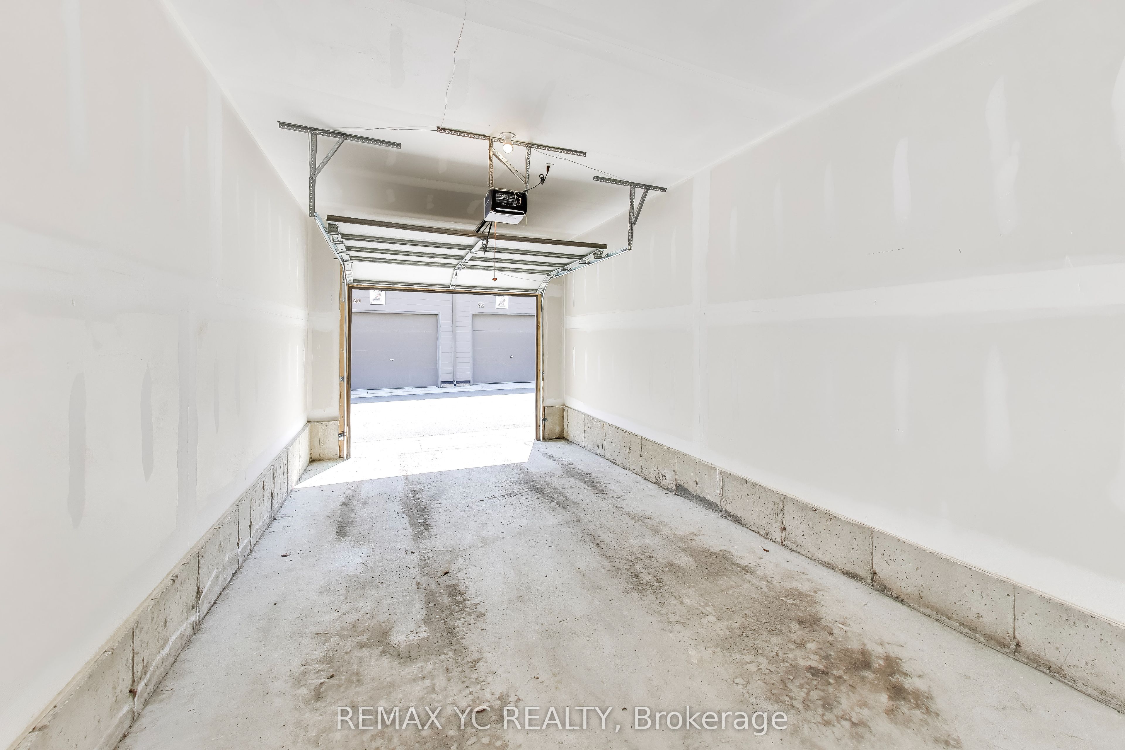 18 Deep Roots Terrace Property Photo 34