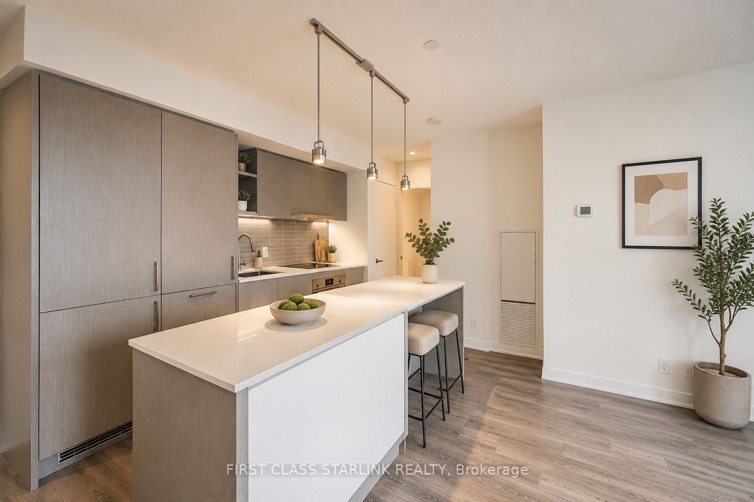100 Harbour Street 2801 Property Photo 5