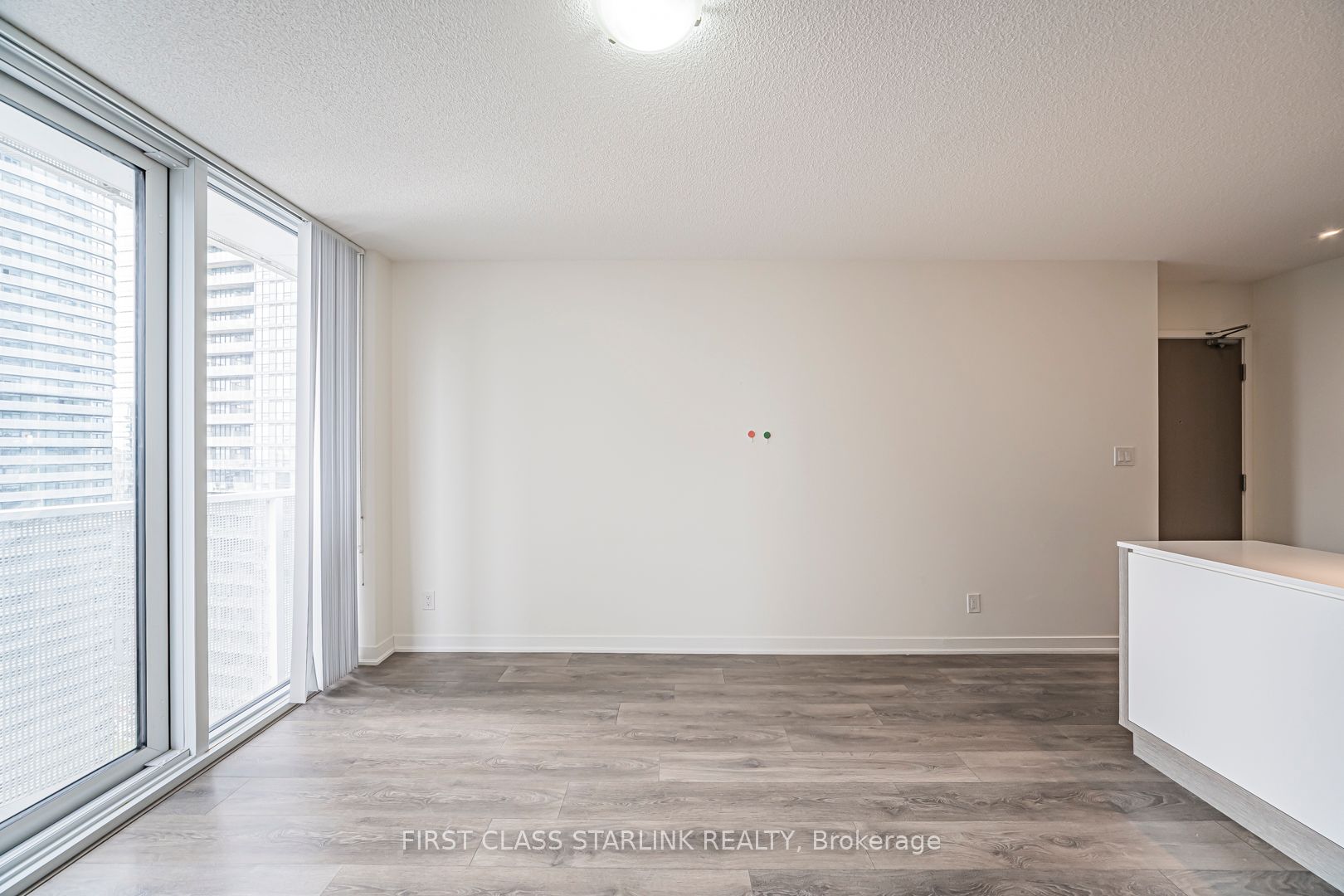 100 Harbour Street 2801 Property Photo 8