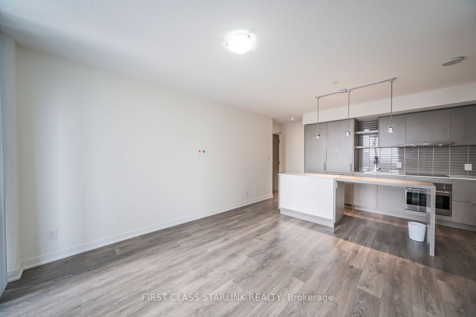 100 Harbour Street 2801 Property Photo 10