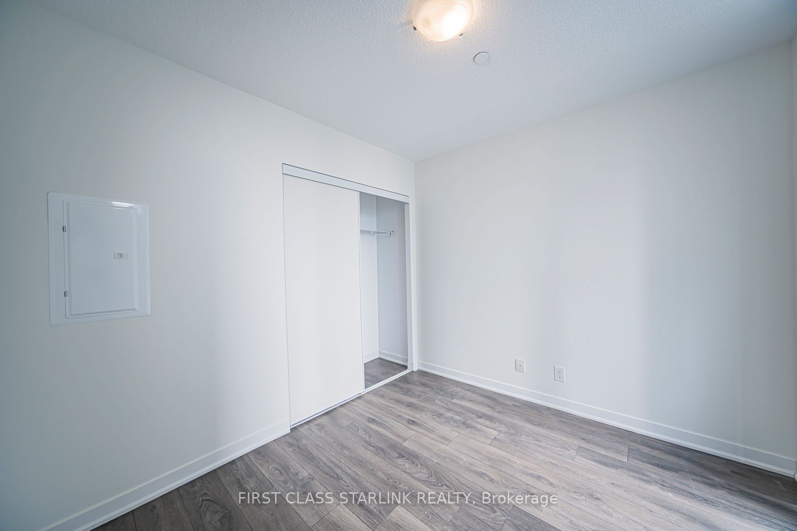100 Harbour Street 2801 Property Photo 25
