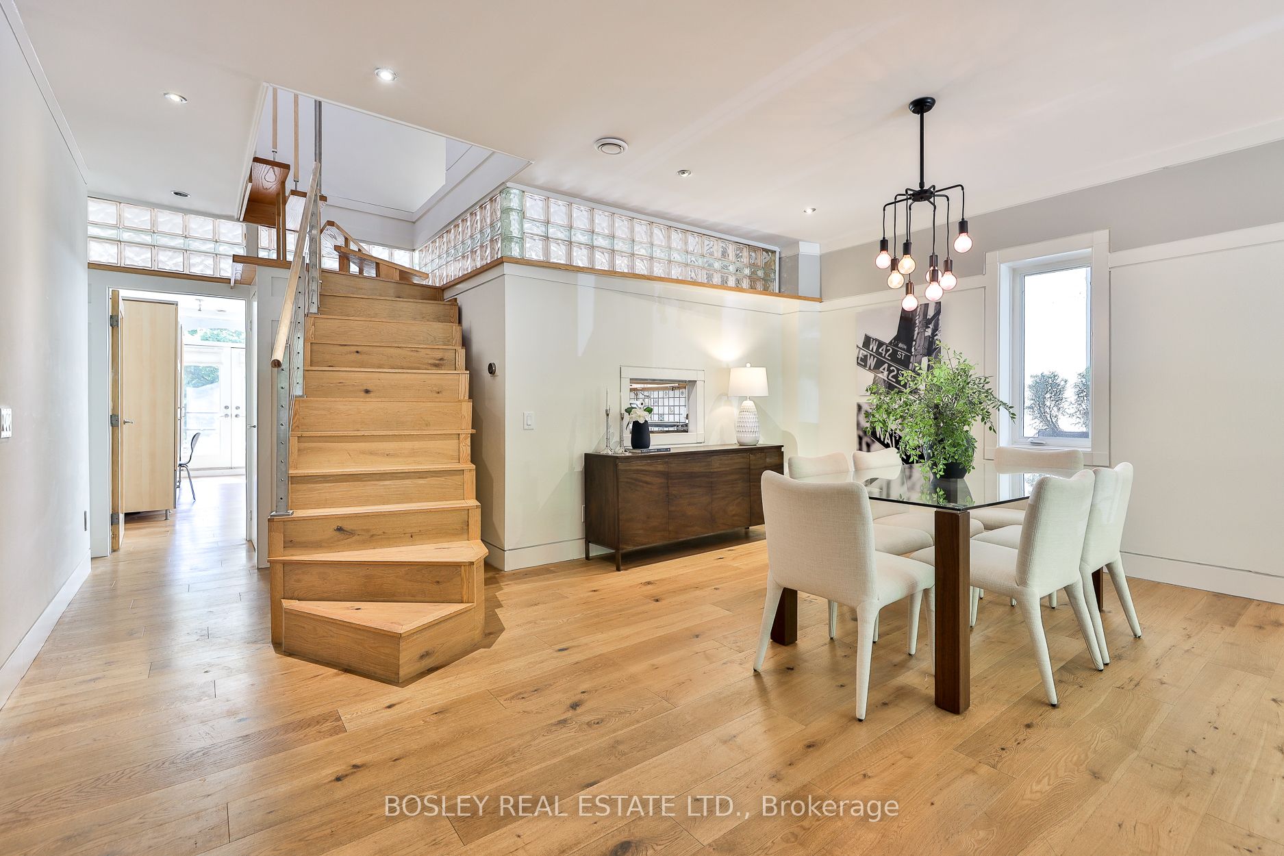 301 Keewatin Avenue Property Photo 4