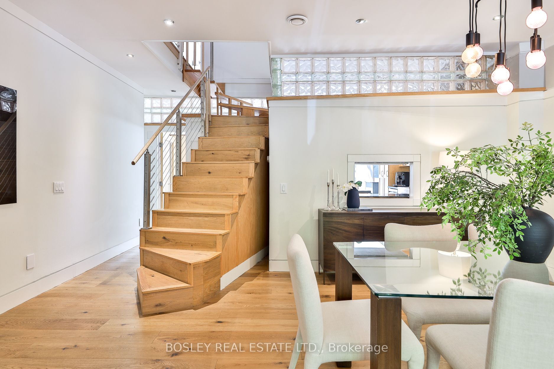 301 Keewatin Avenue Property Photo 10