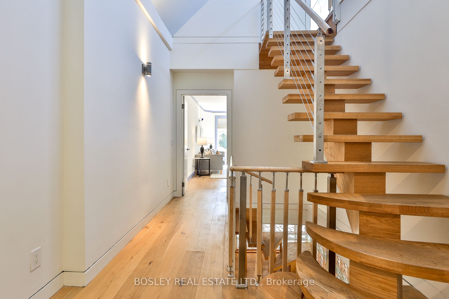 301 Keewatin Avenue Property Photo 11