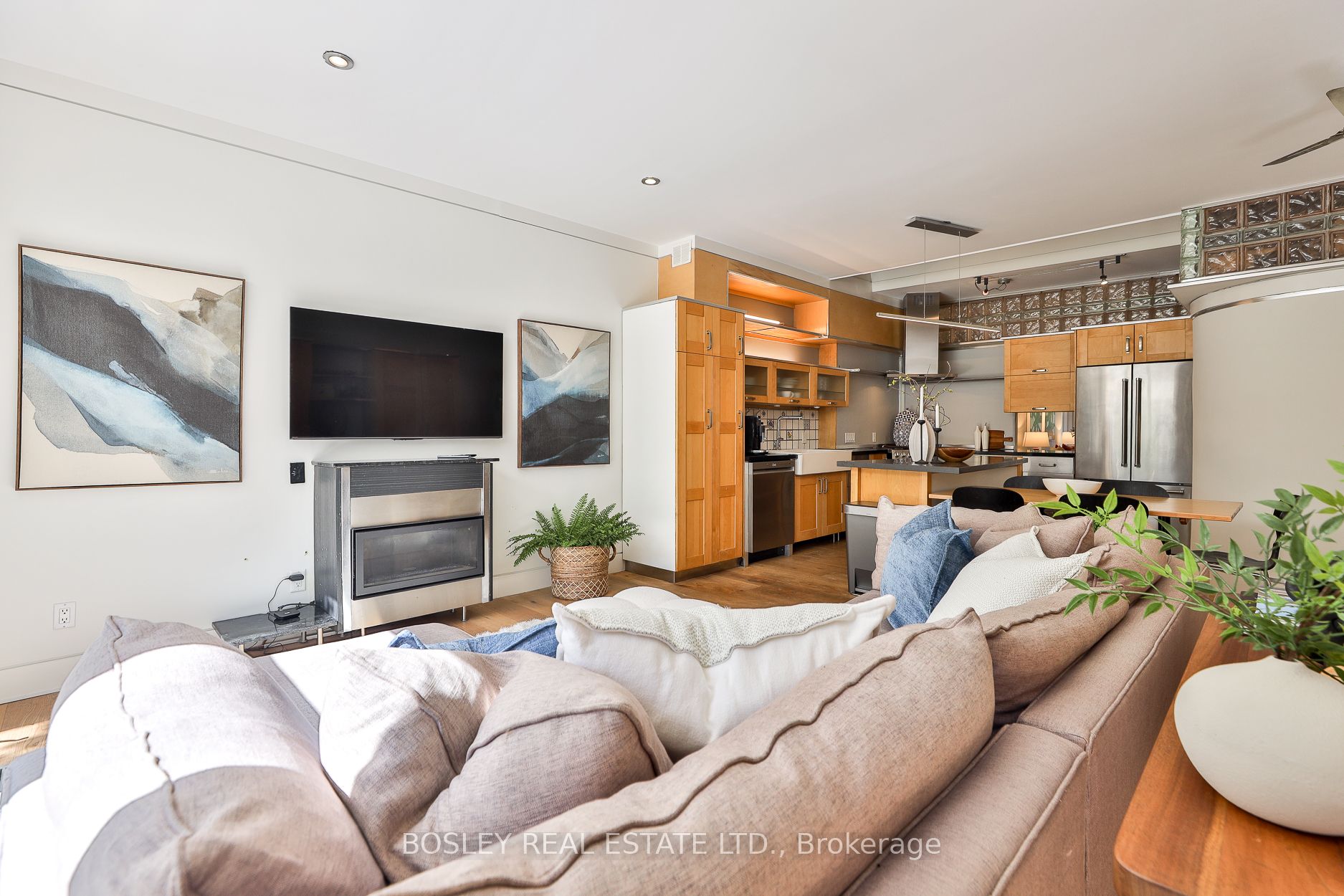 301 Keewatin Avenue Property Photo 14