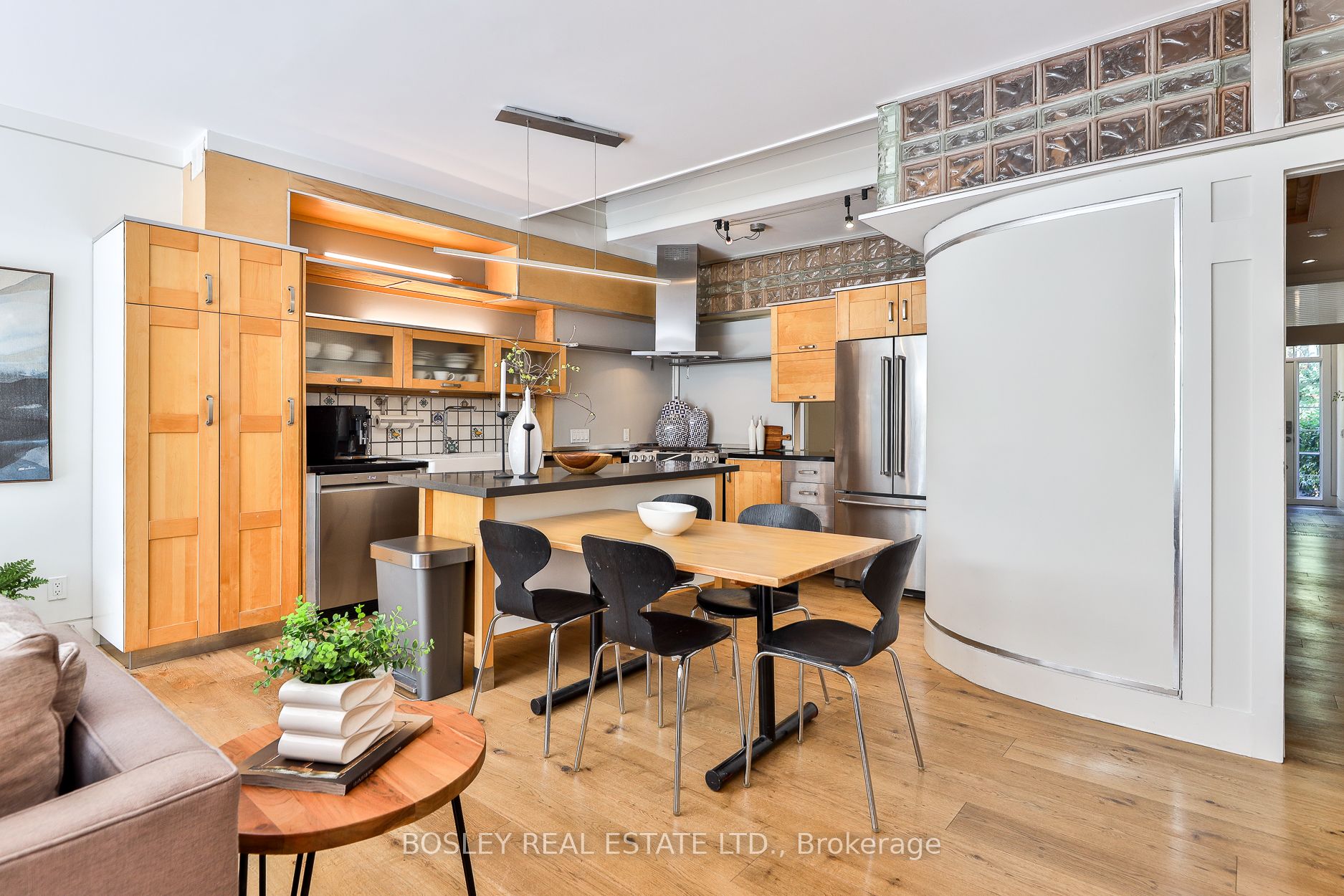 301 Keewatin Avenue Property Photo 15