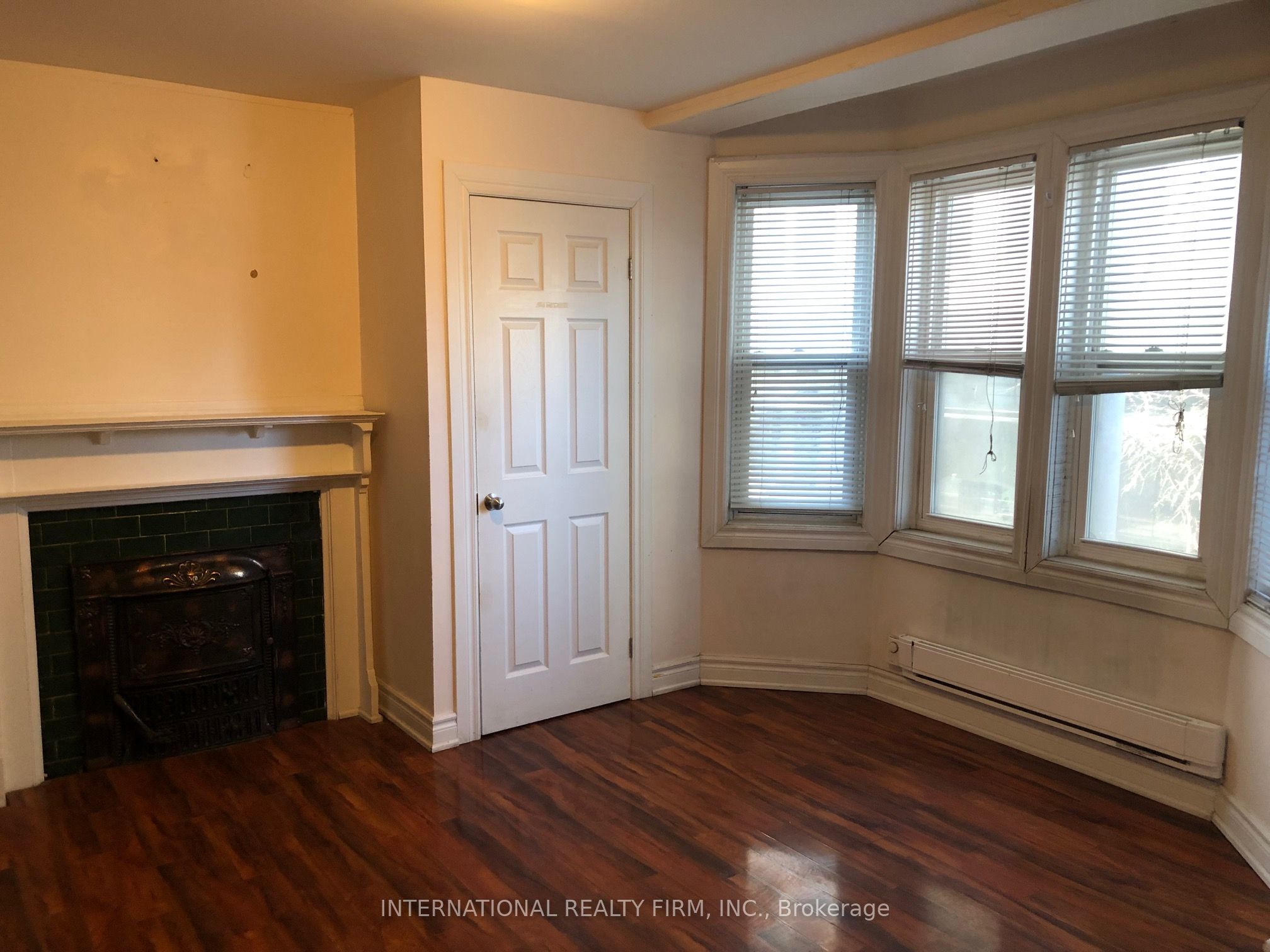 197 Dundas Street E 2b Property Photo 1