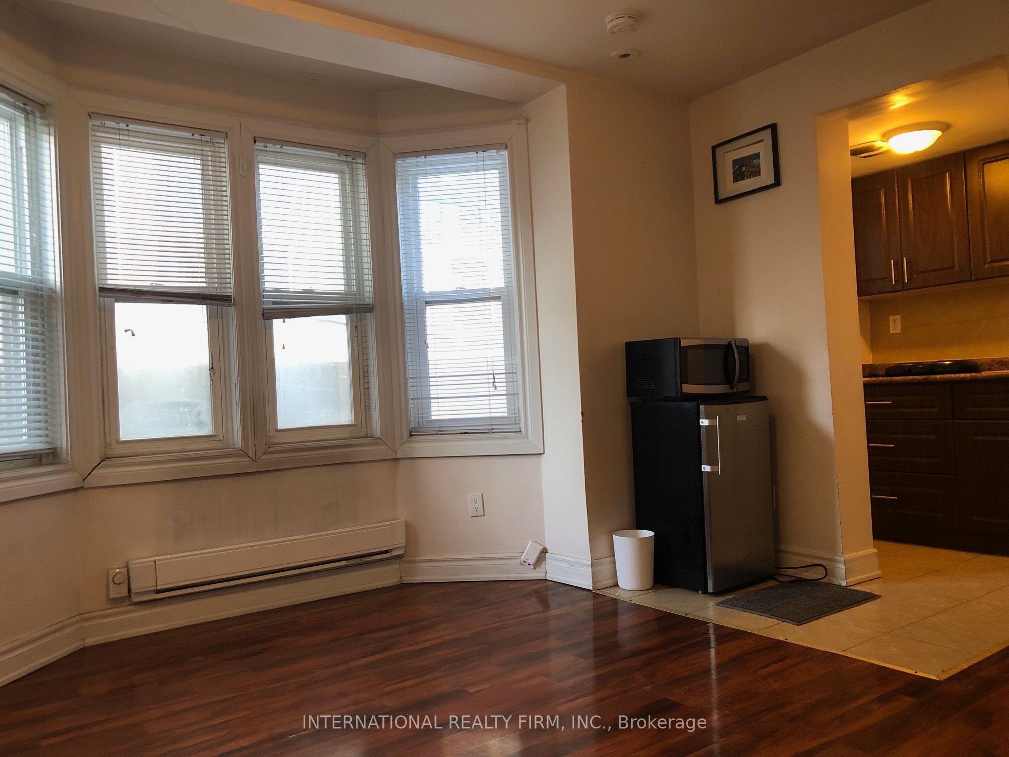 197 Dundas Street E 2b Property Photo 4