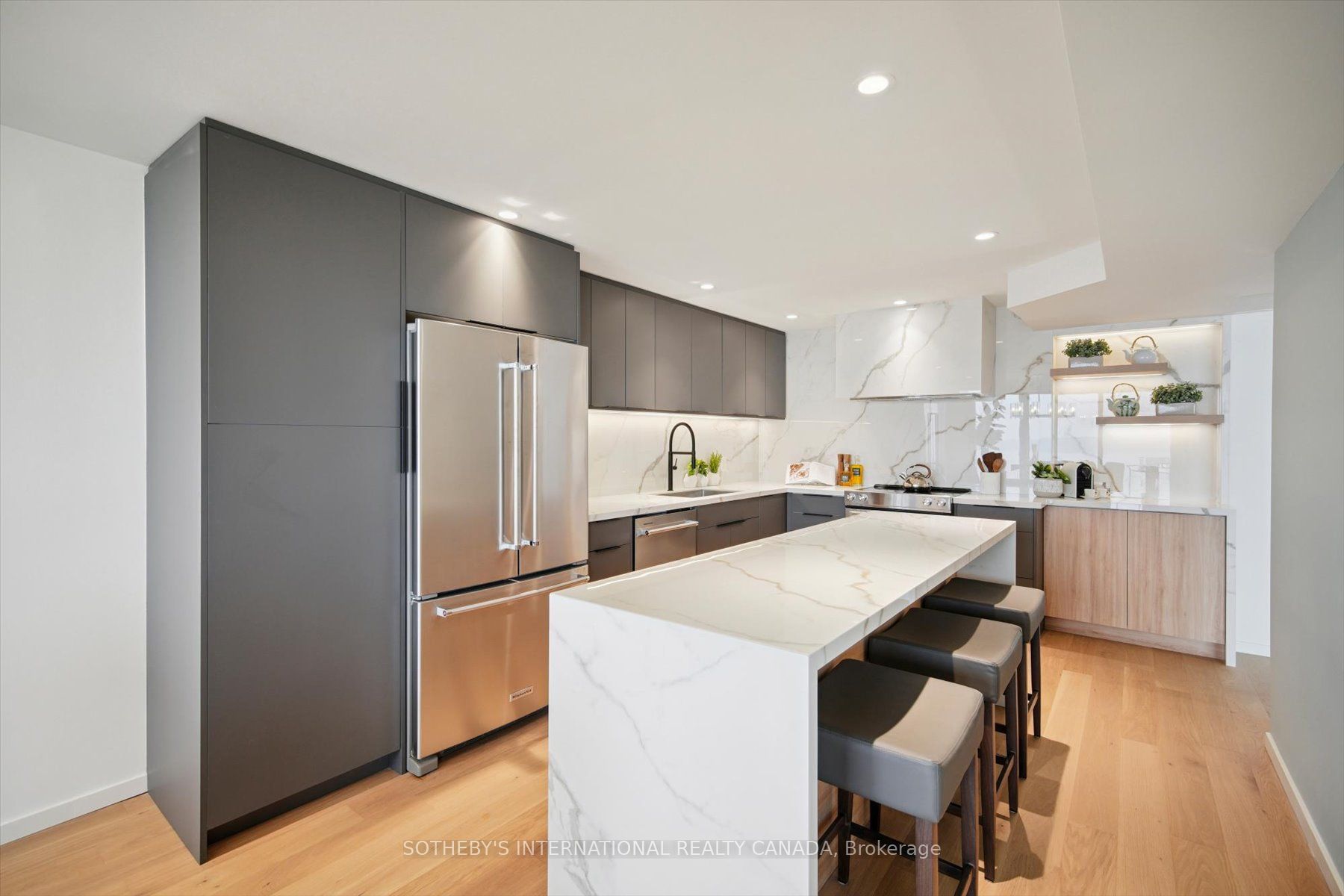 65 Harbour Square 1110 Property Photo 6