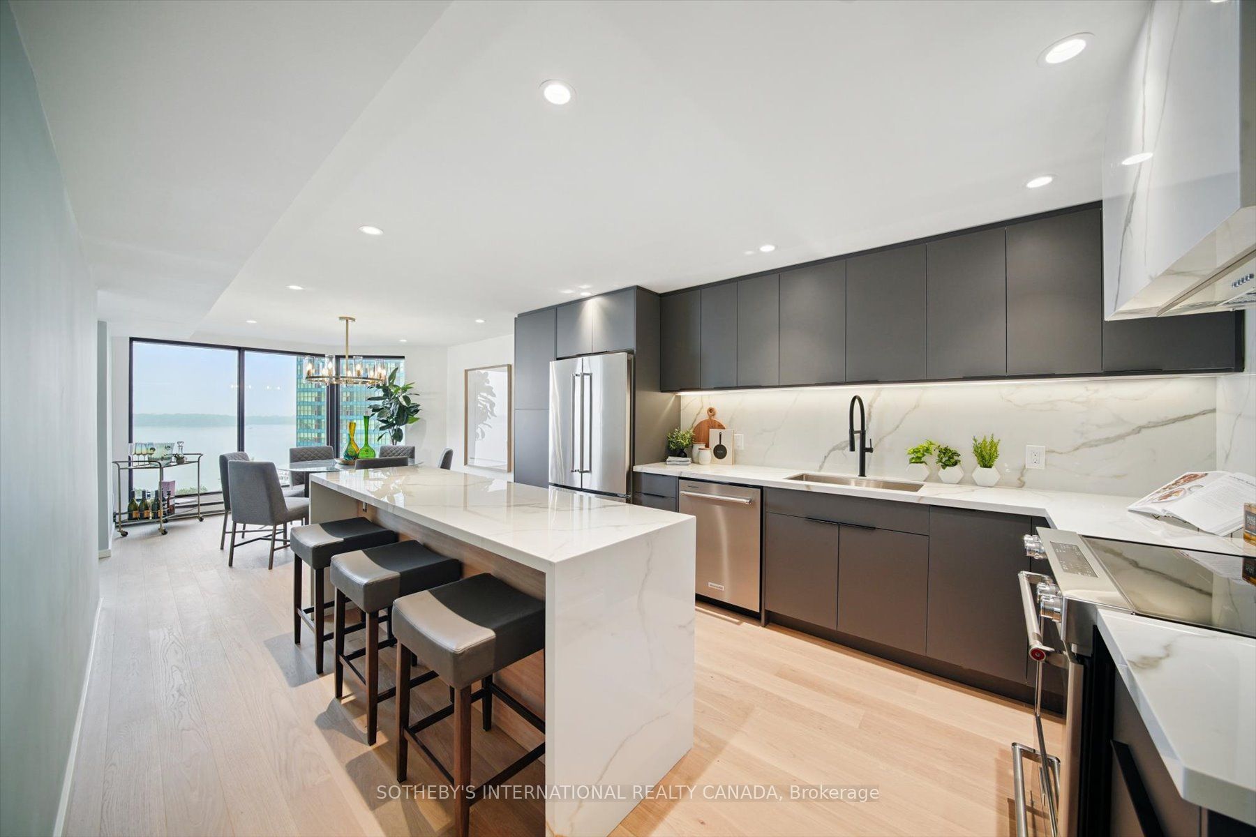 65 Harbour Square 1110 Property Photo 7
