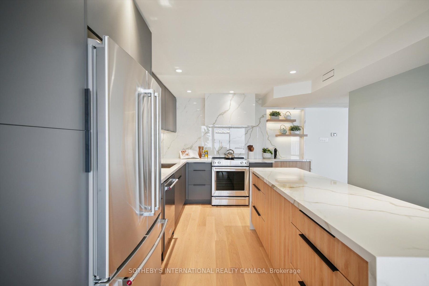 65 Harbour Square 1110 Property Photo 8