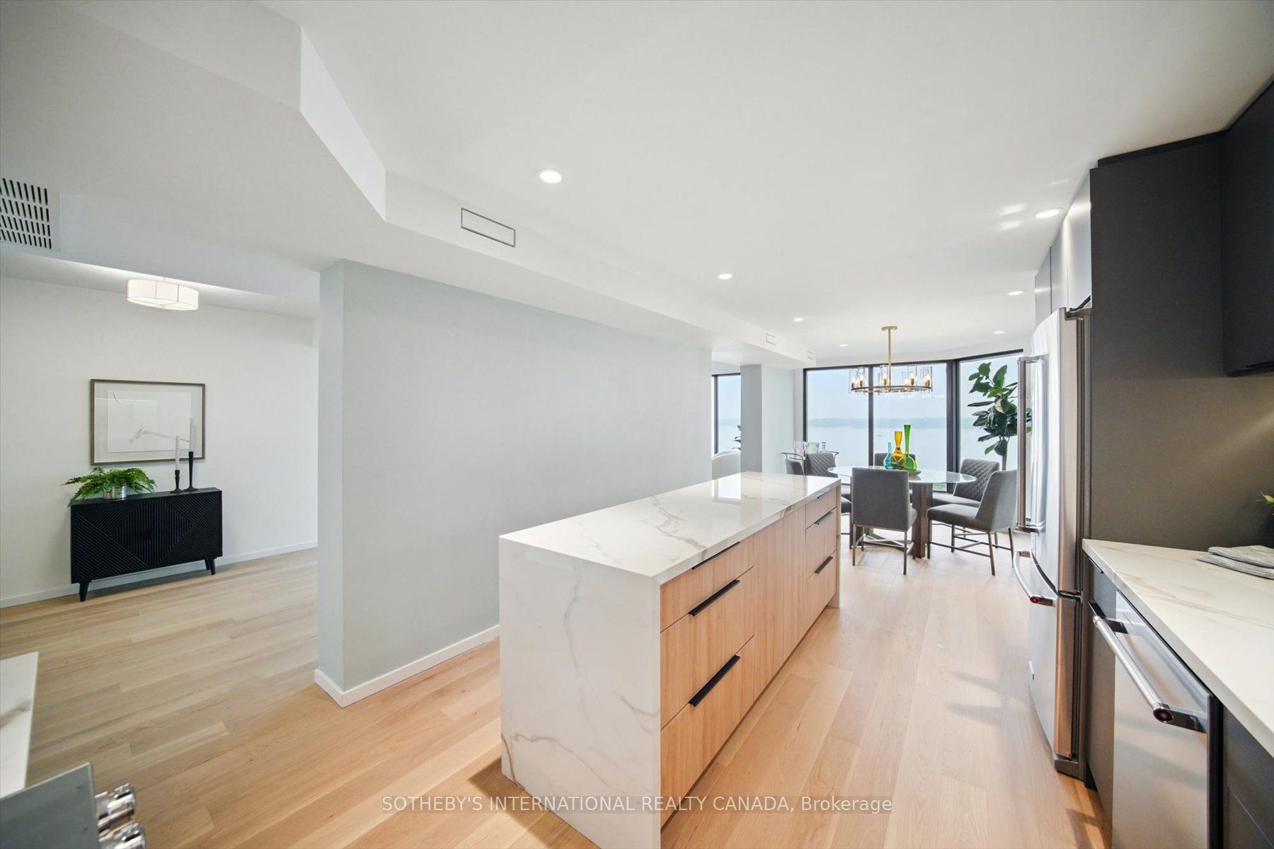 65 Harbour Square 1110 Property Photo 9