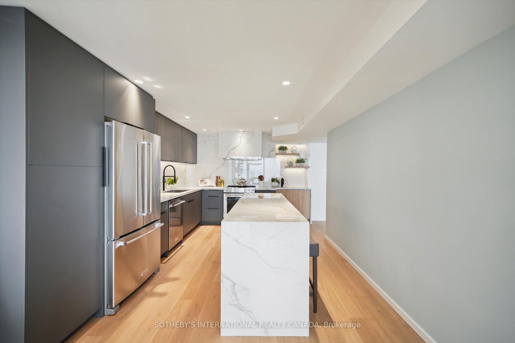 65 Harbour Square 1110 Property Photo 10