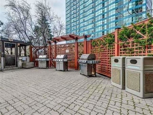 65 Harbour Square 1110 Property Photo 31