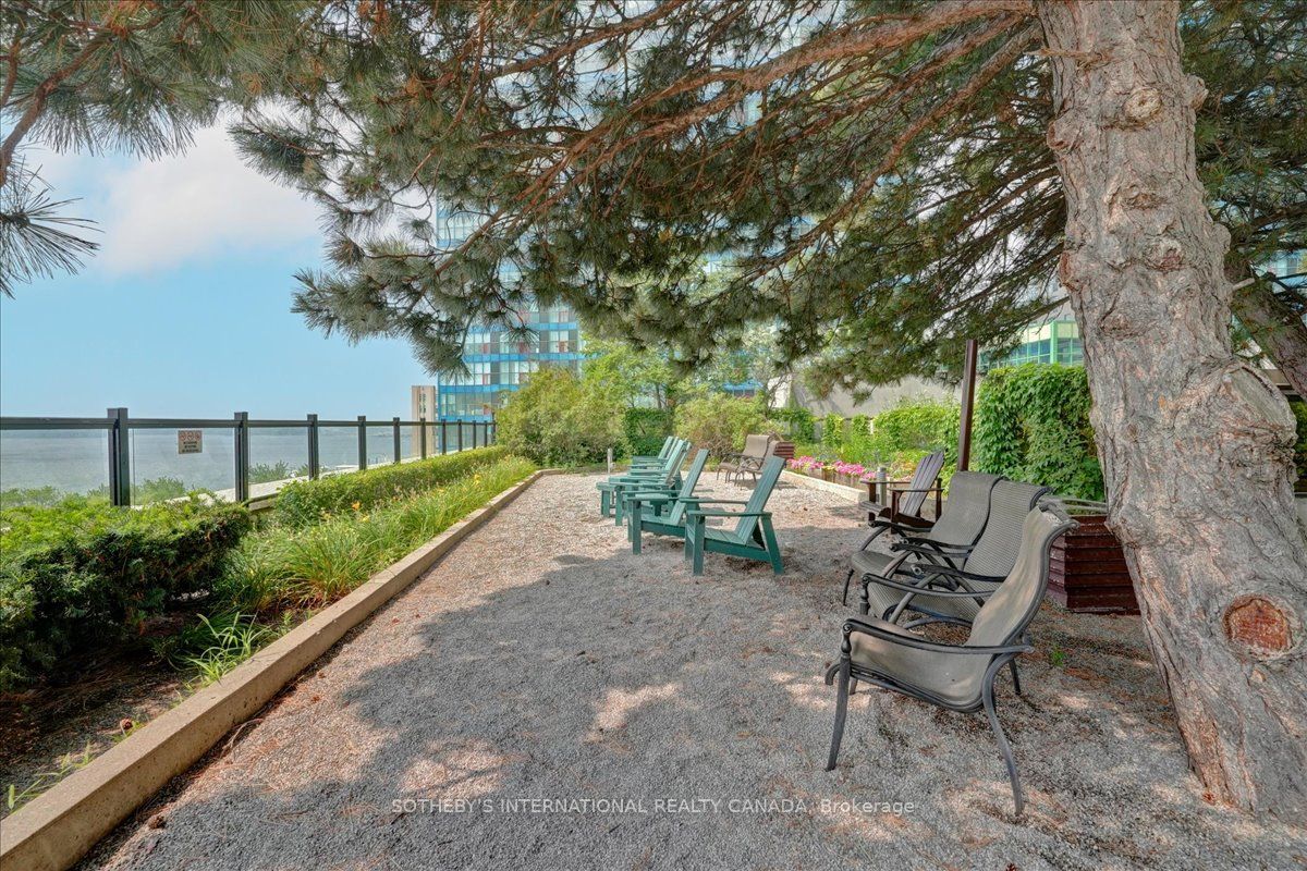 65 Harbour Square 1110 Property Photo 35