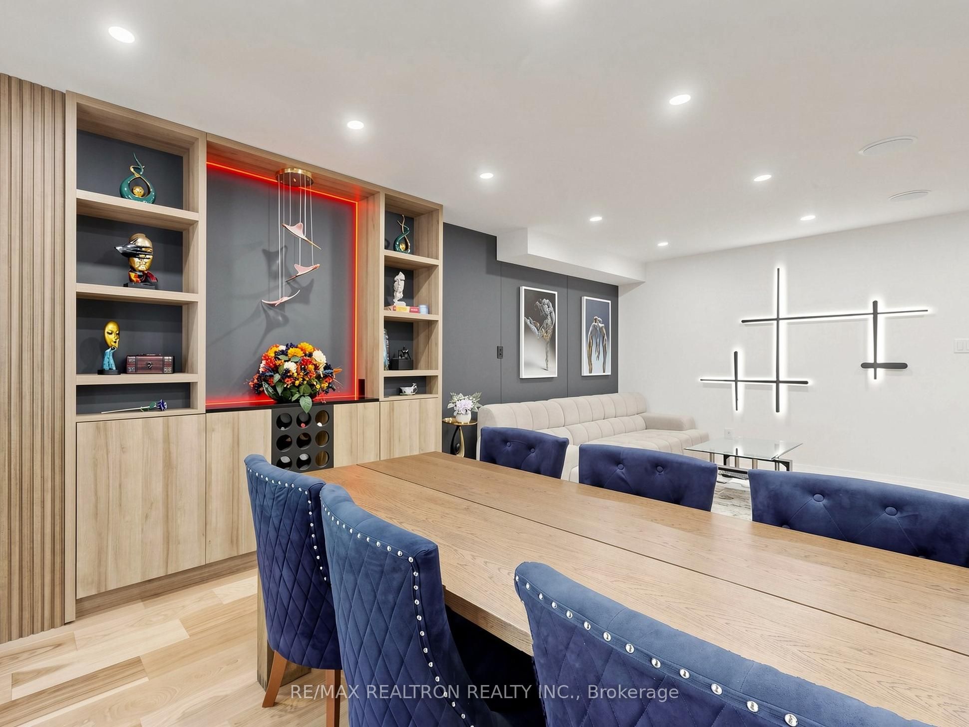 68 Dallimore Circle Property Photo 4