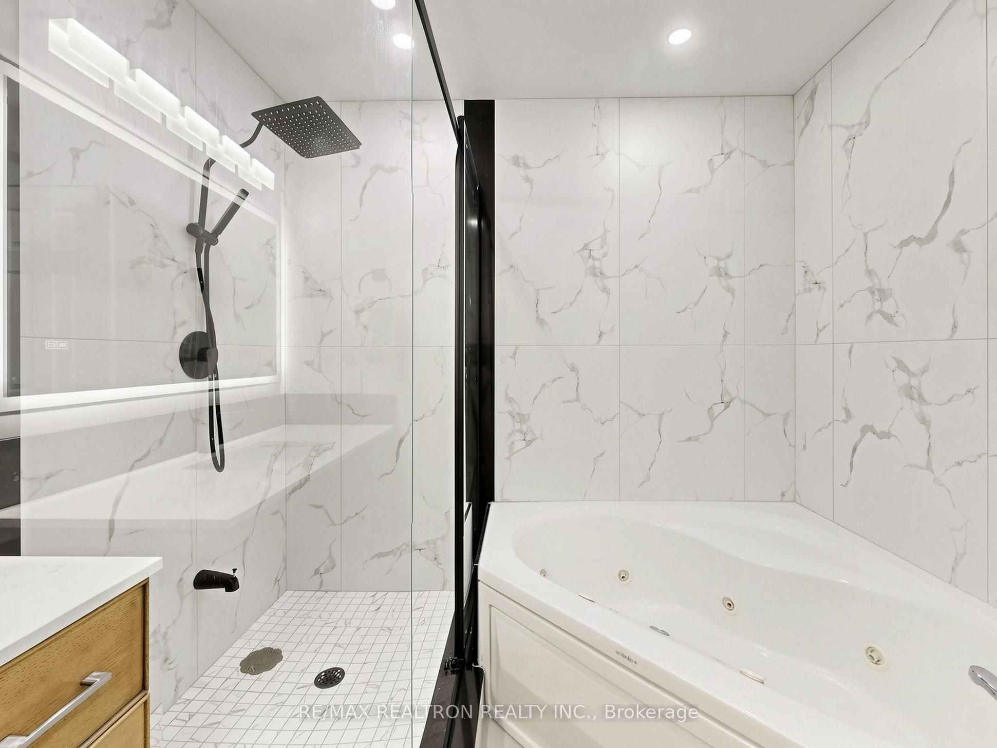 68 Dallimore Circle Property Photo 22