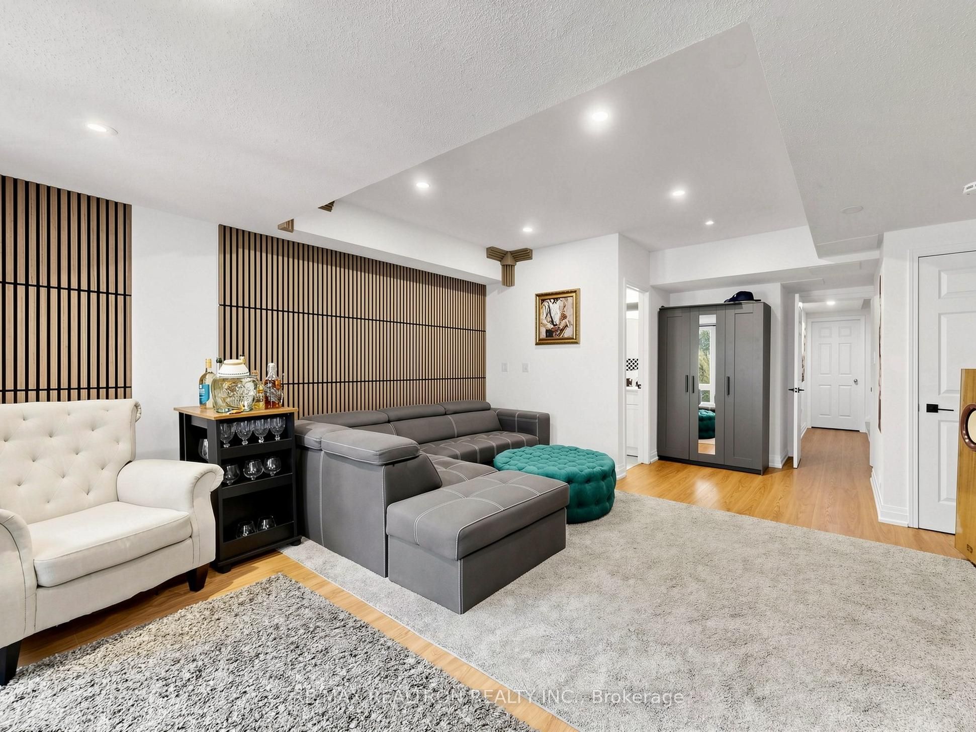 68 Dallimore Circle Property Photo 31