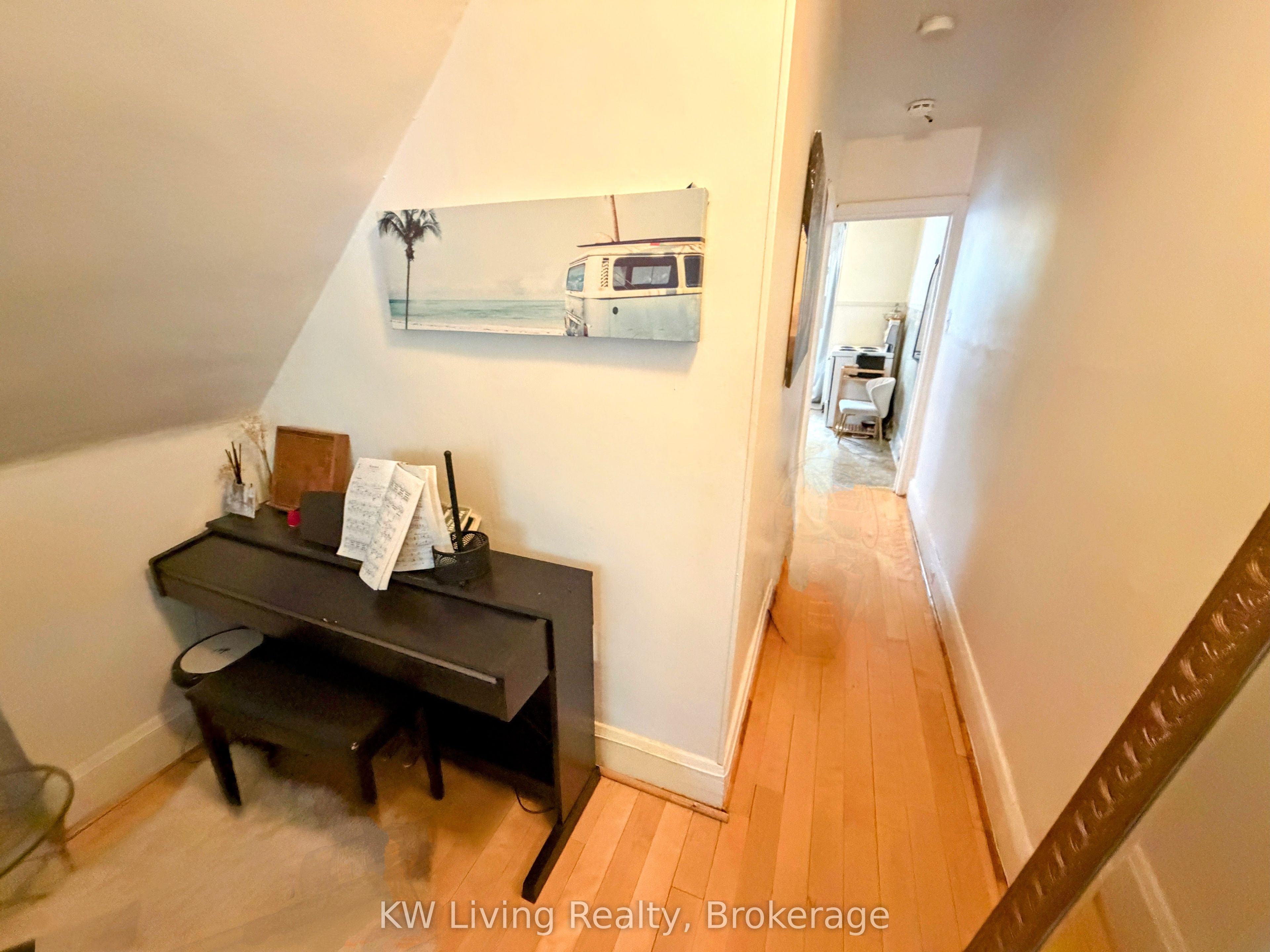 636 Clinton Street Property Photo 6