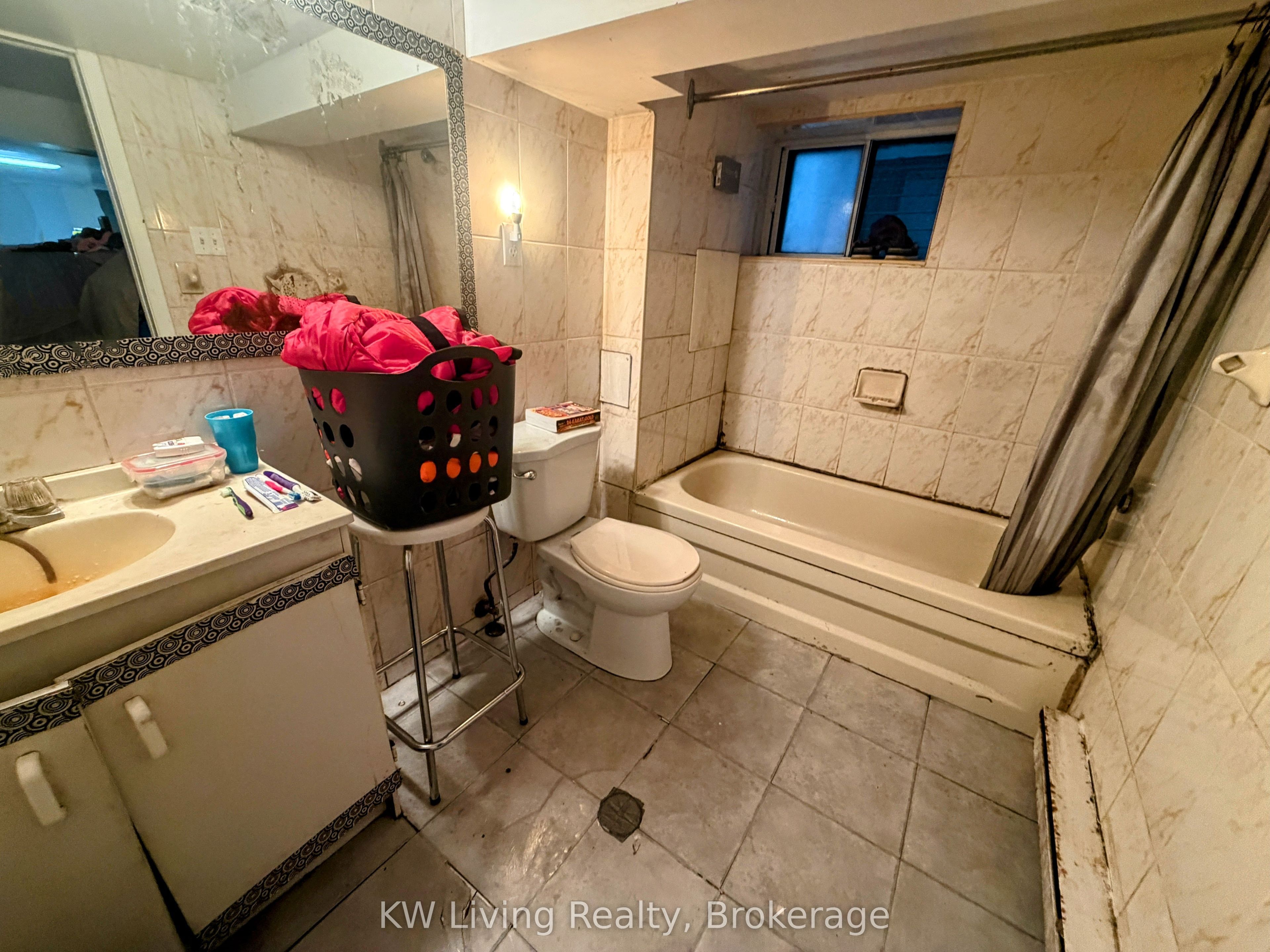 636 Clinton Street Property Photo 7