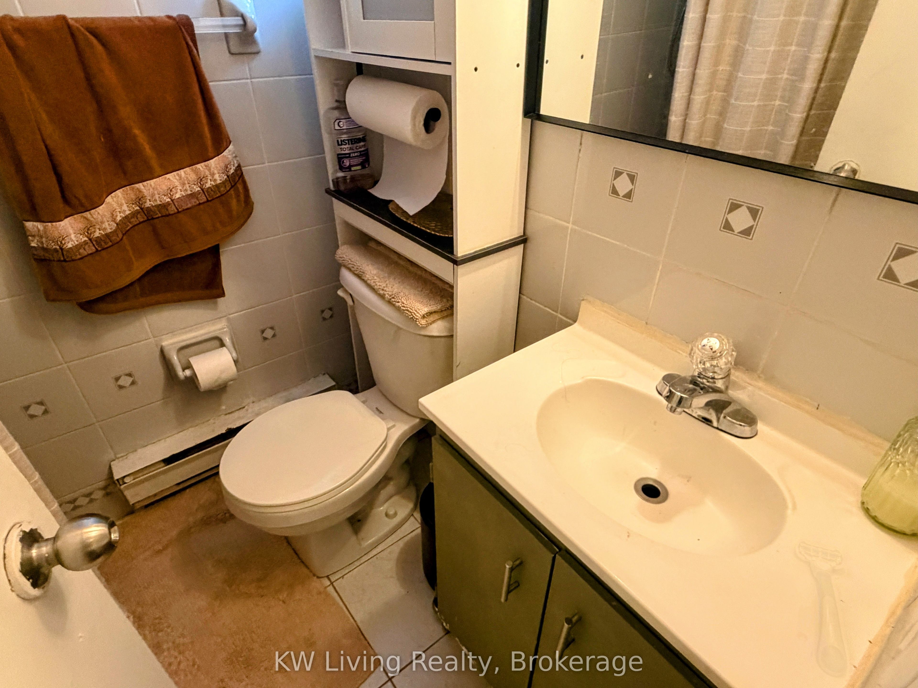 636 Clinton Street Property Photo 9