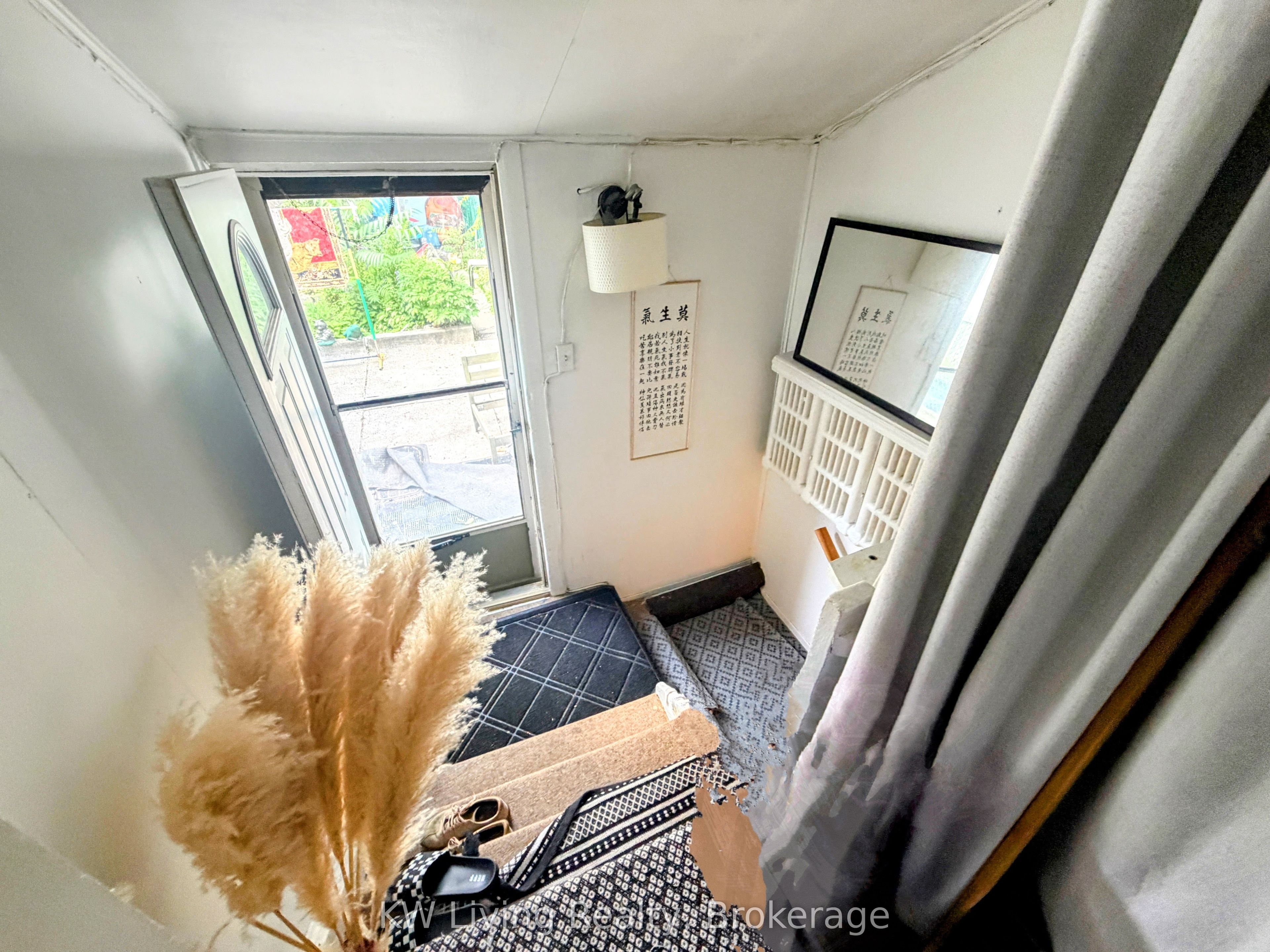636 Clinton Street Property Photo 10