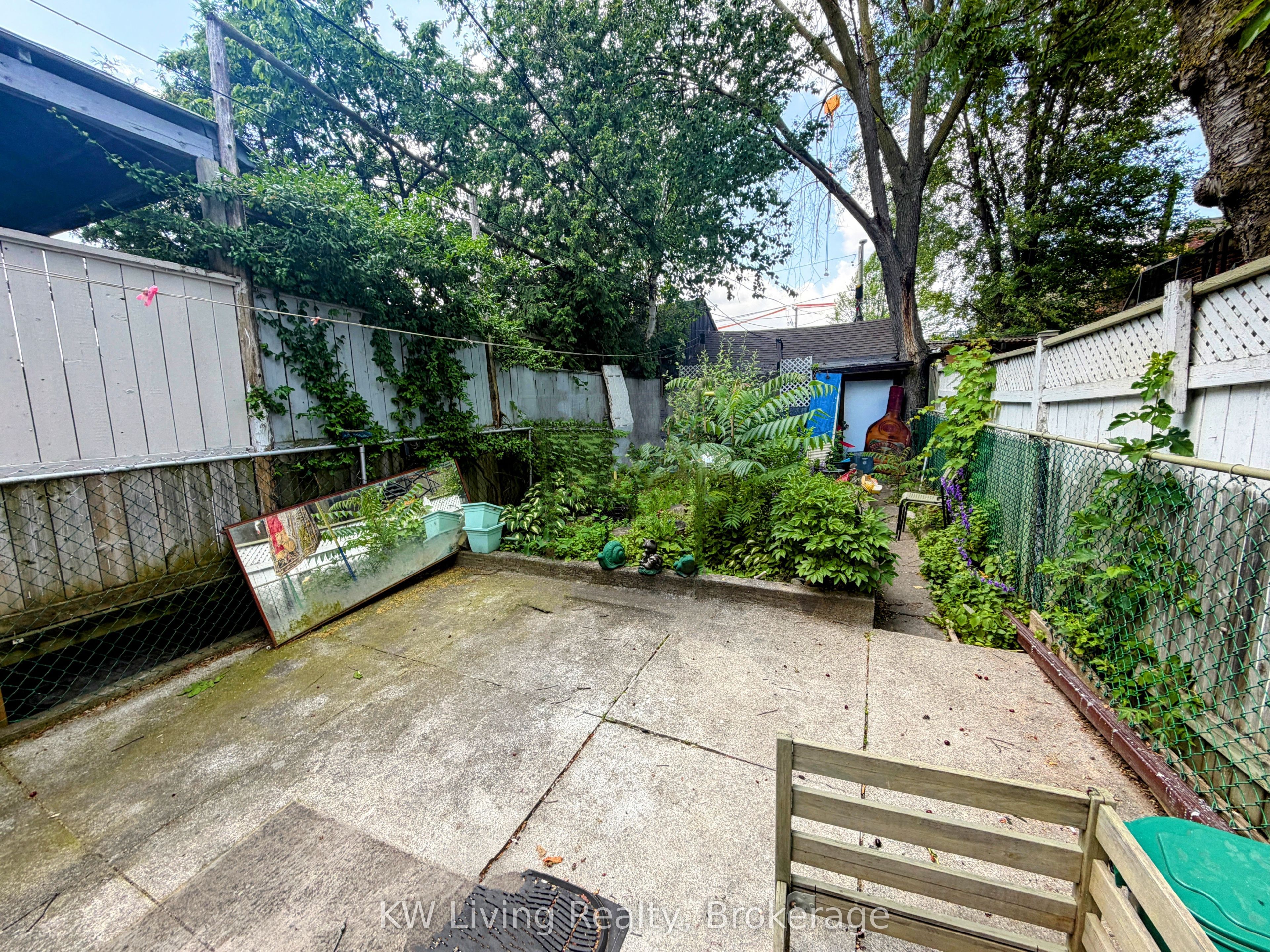 636 Clinton Street Property Photo 19