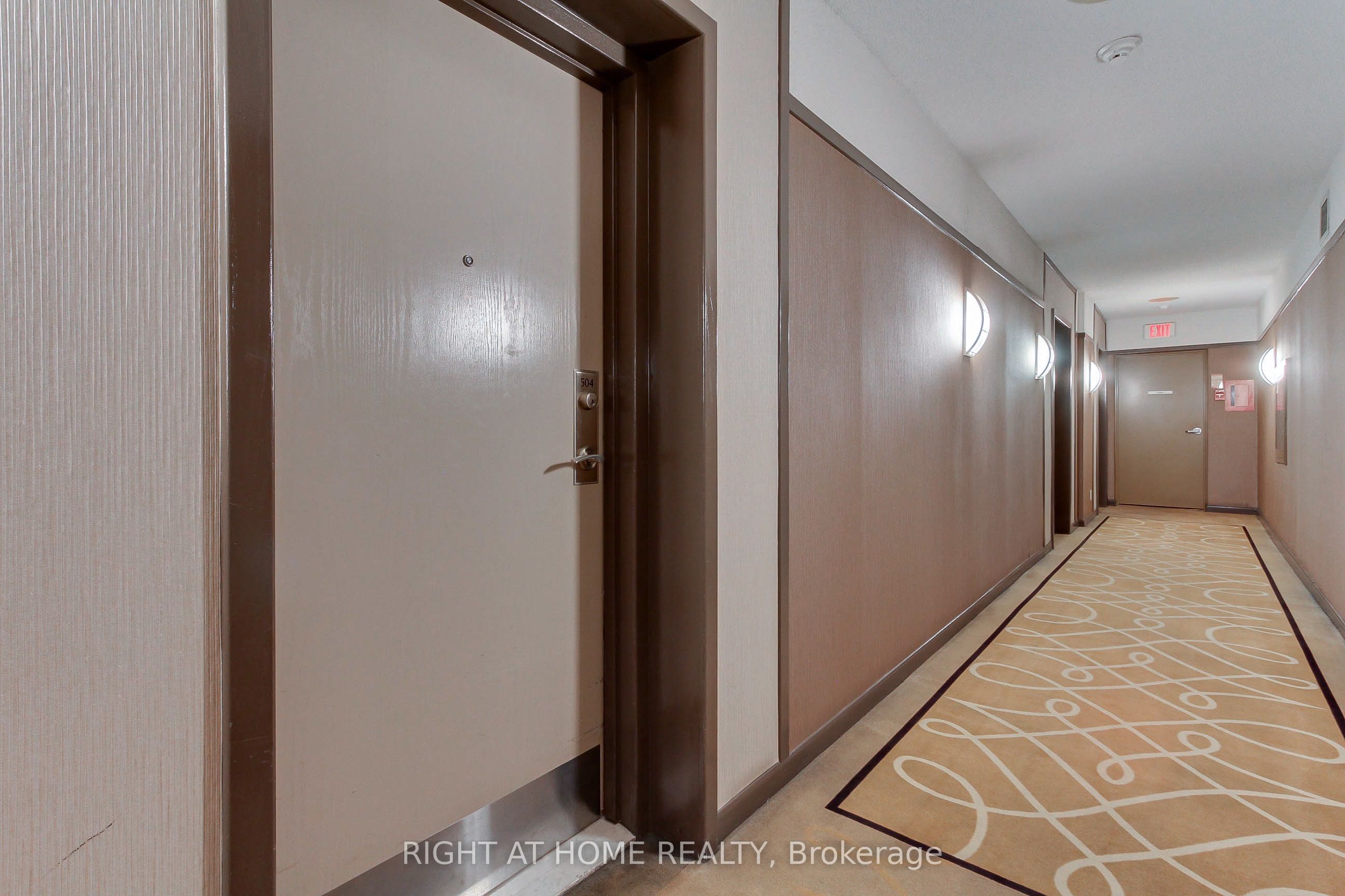 77 Harbour Square 504 Property Photo 8