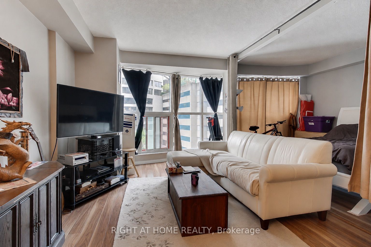 77 Harbour Square 504 Property Photo 11