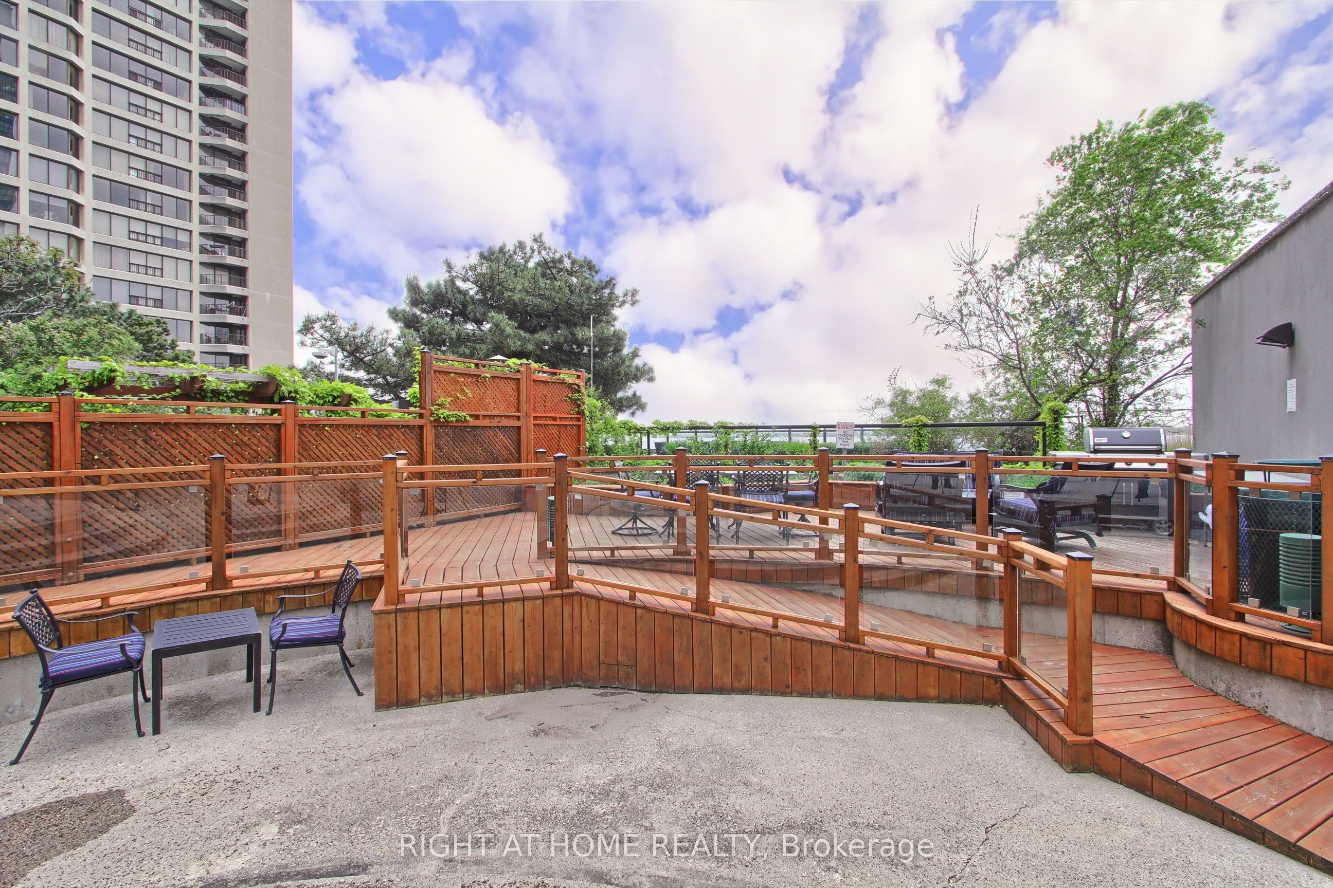 77 Harbour Square 504 Property Photo 14