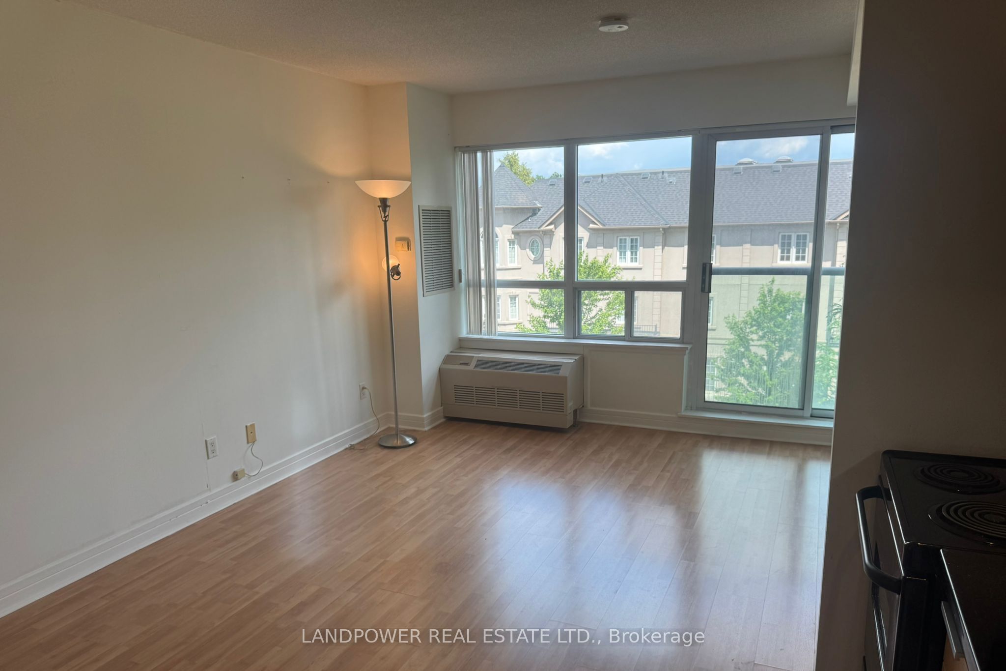 19 Avondale Avenue 312 Property Photo 8