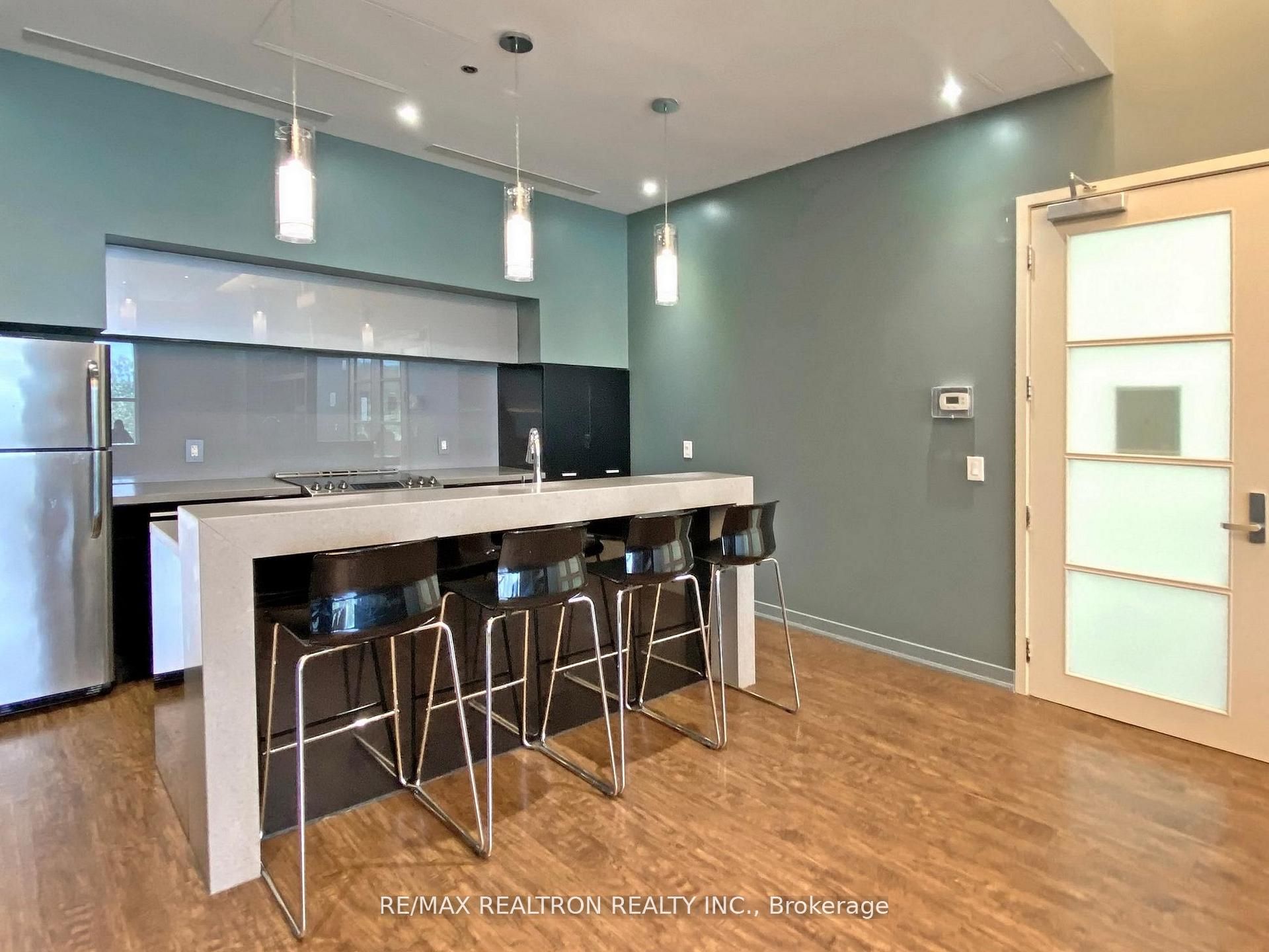 15 Singer Court Ph06 Property Photo 37