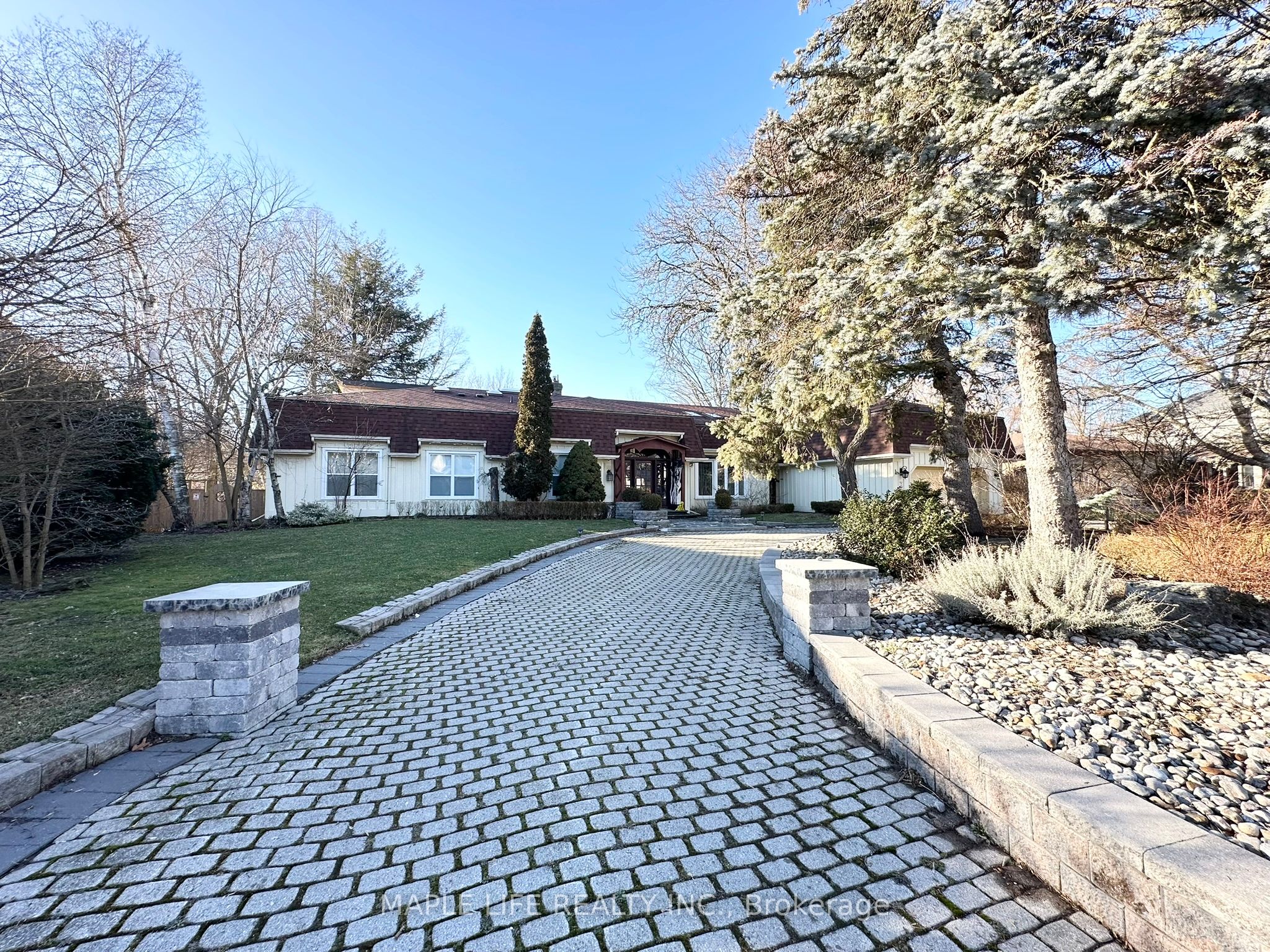 16 Brian Cliff Drive Property Photo 4