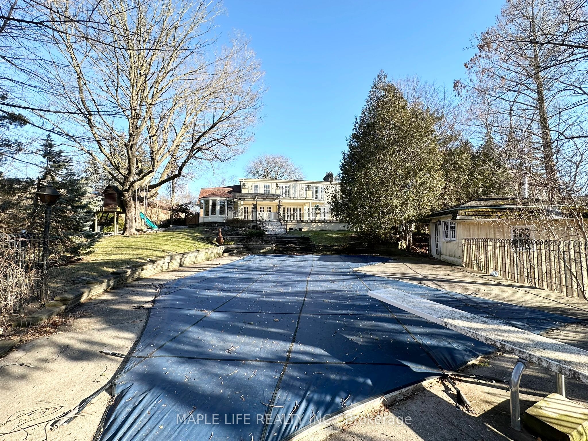 16 Brian Cliff Drive Property Photo 10