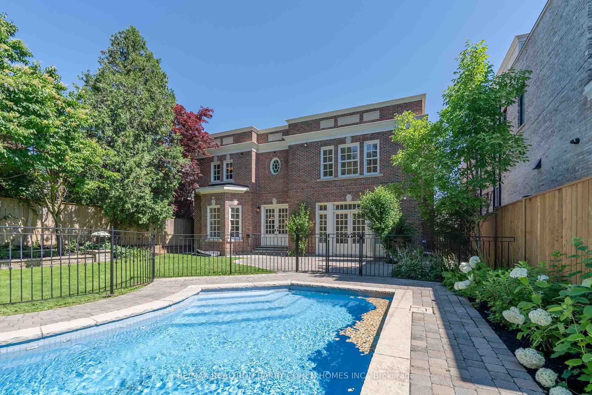 230 Dunvegan Road Property Photo 6