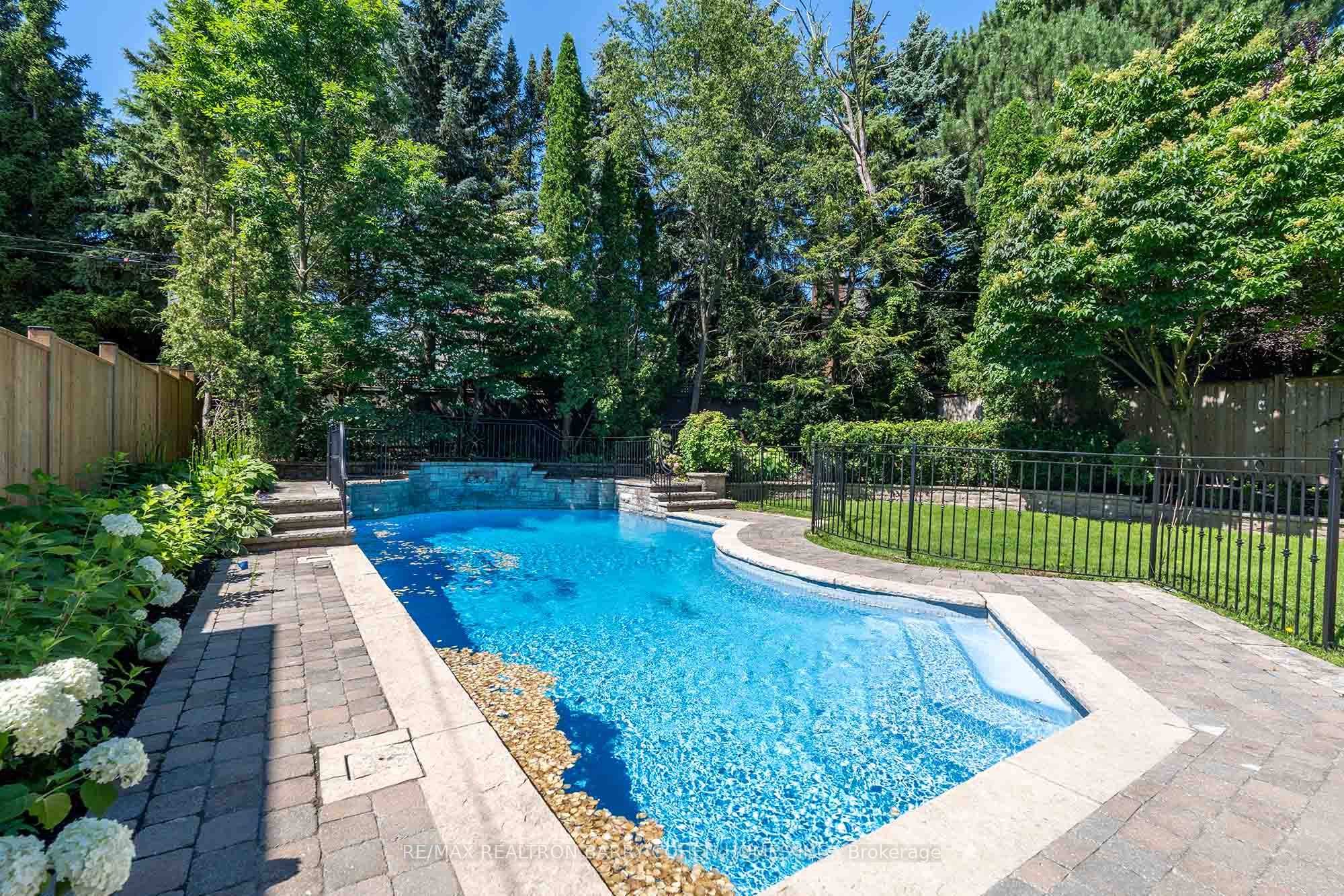 230 Dunvegan Road Property Photo 45