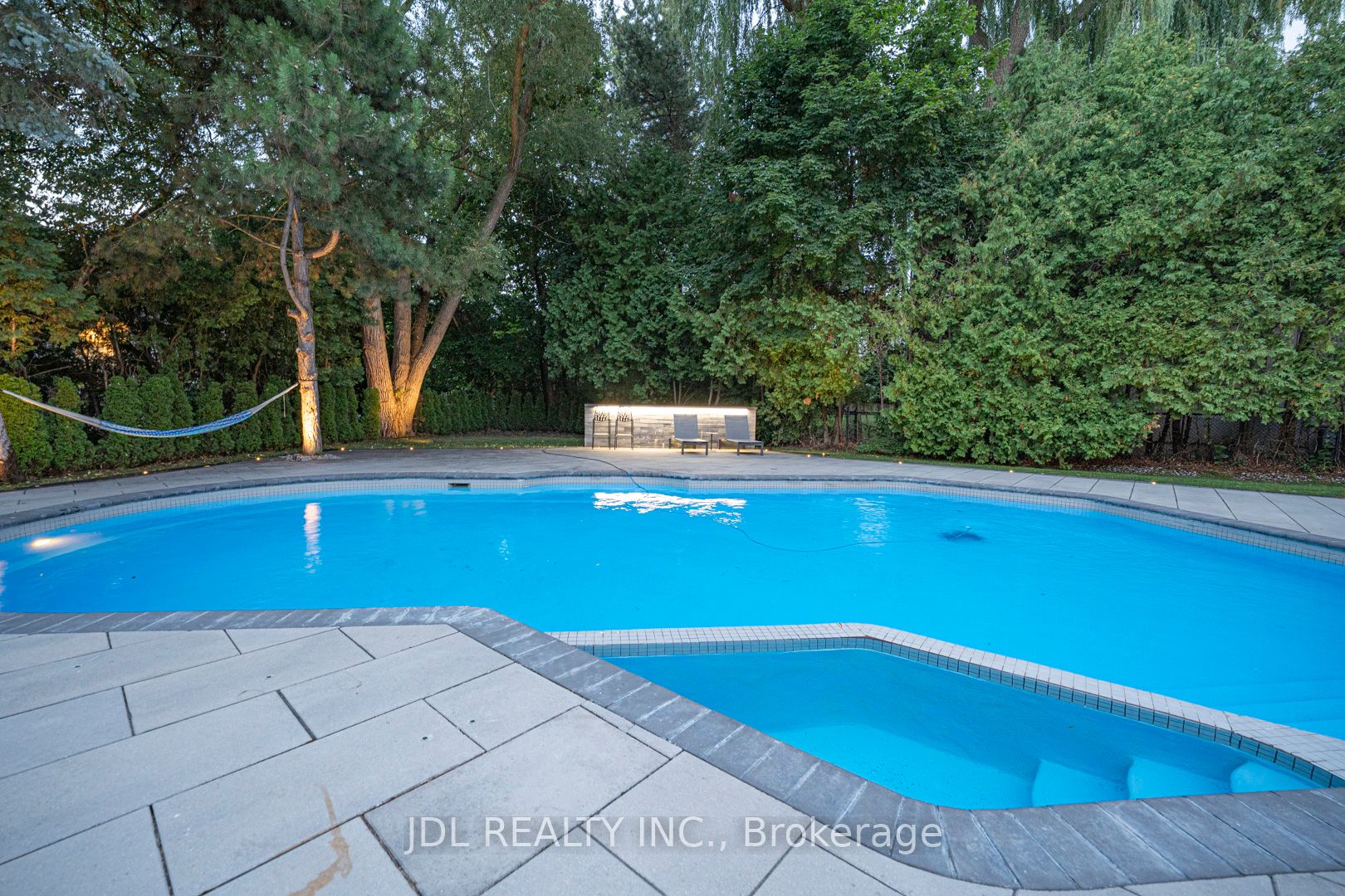 19 Fifeshire Road Property Photo 8