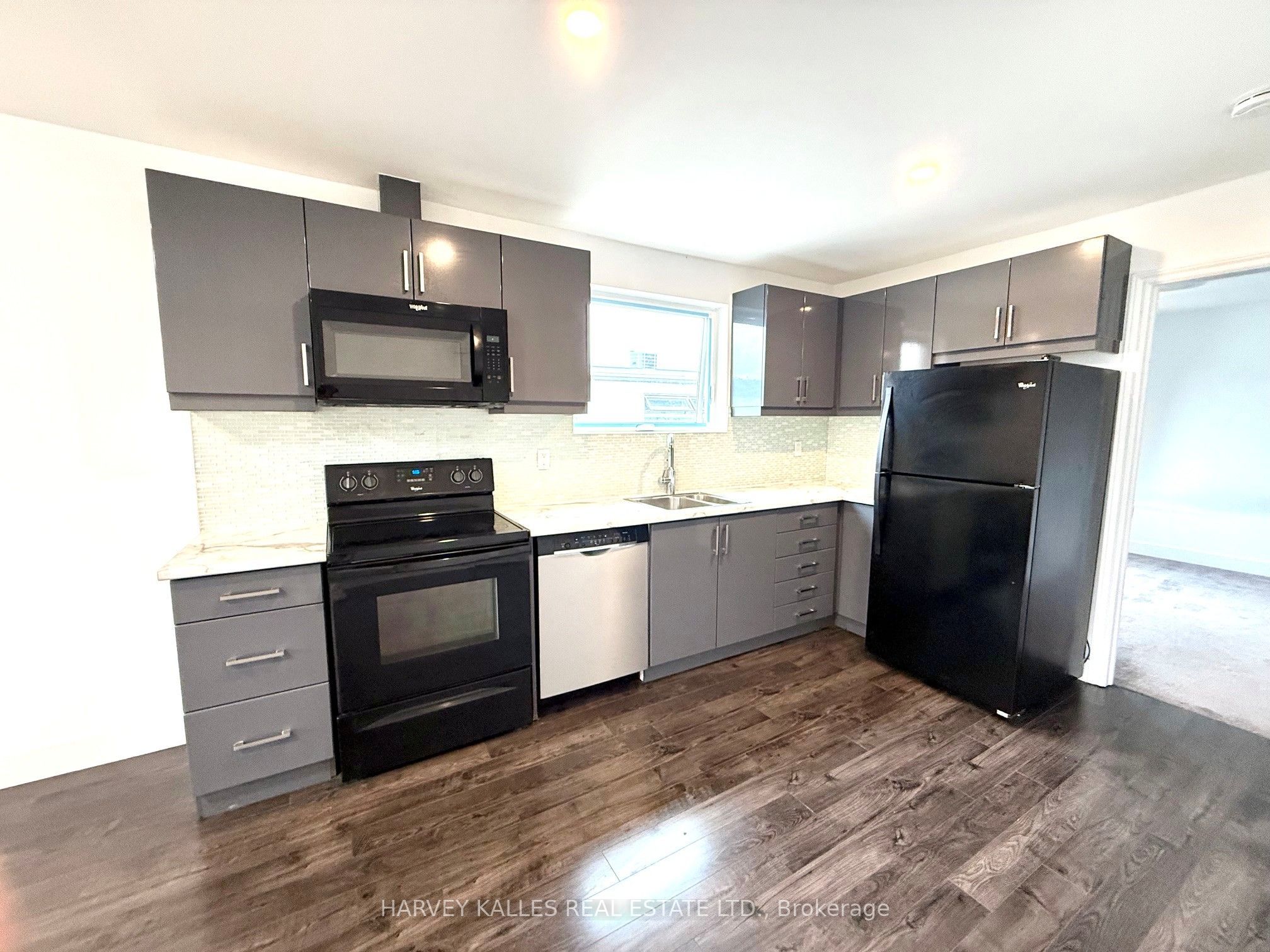 427 Vaughan Road Unit B Property Photo 2