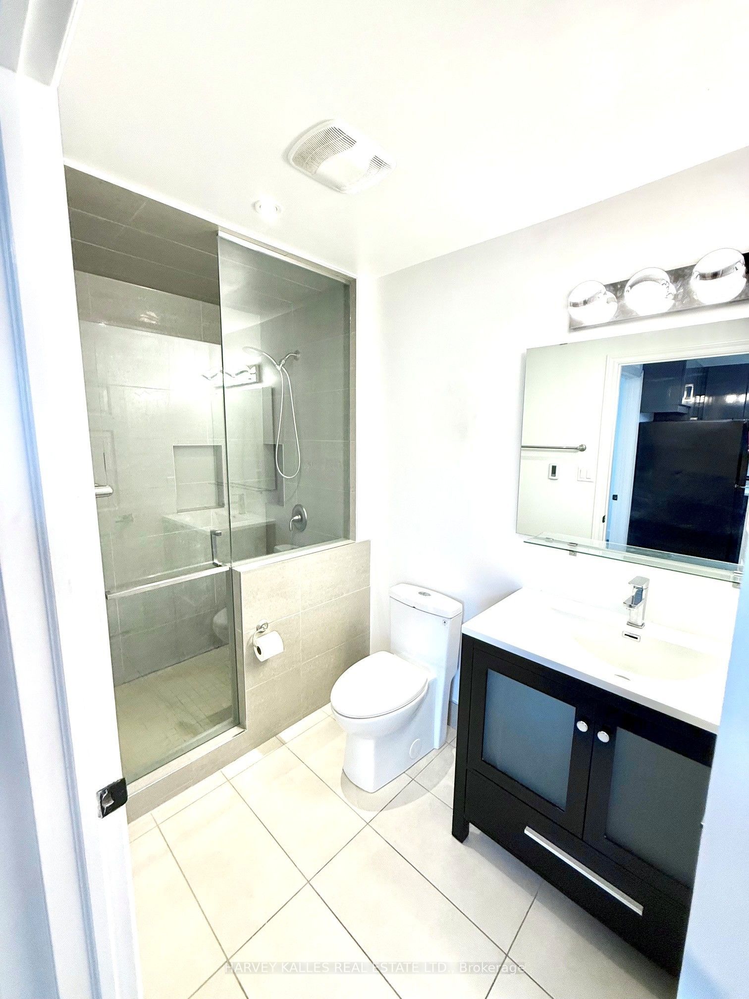 427 Vaughan Road Unit B Property Photo 6