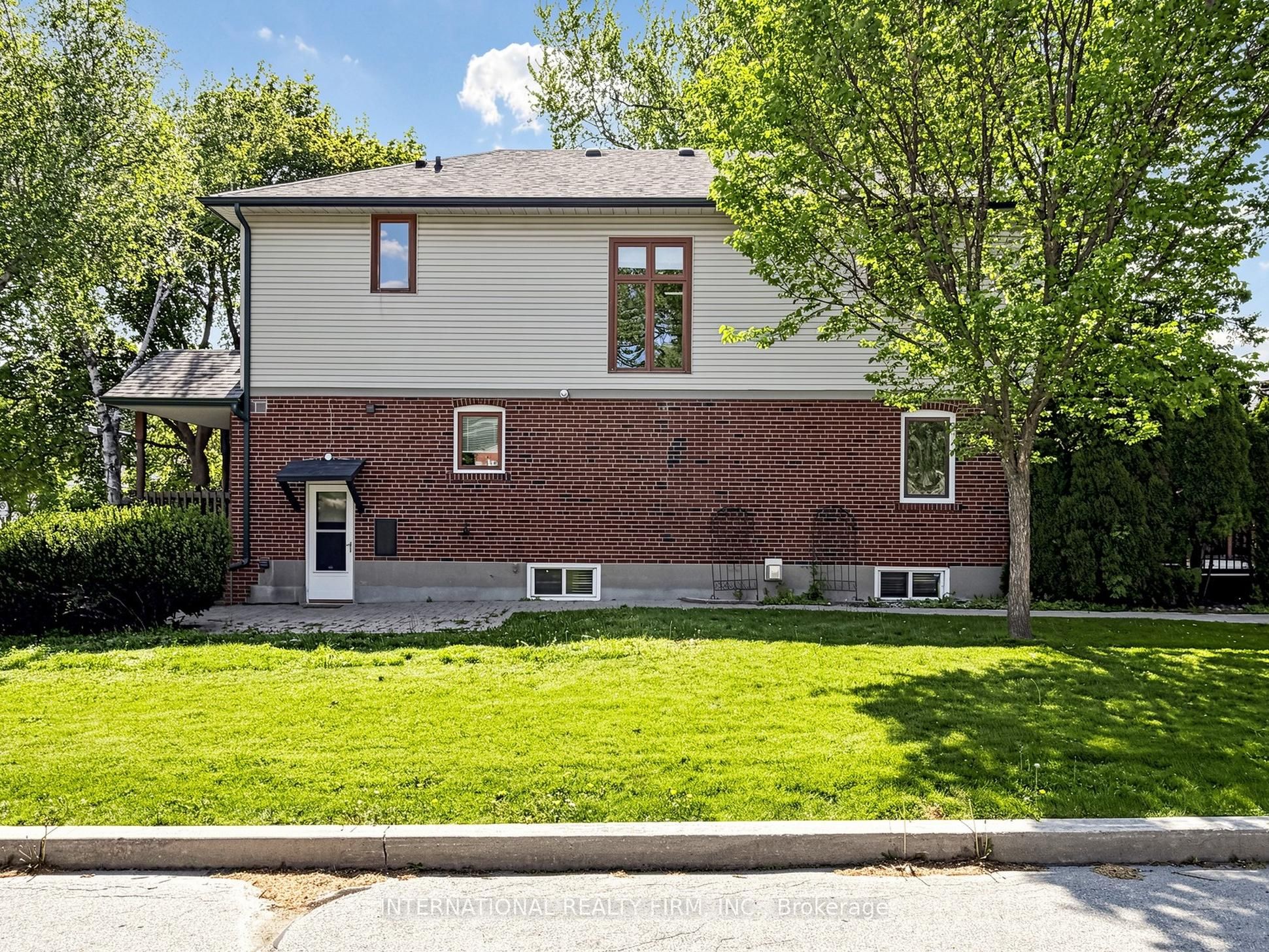 200 Burndale Avenue Property Photo 3