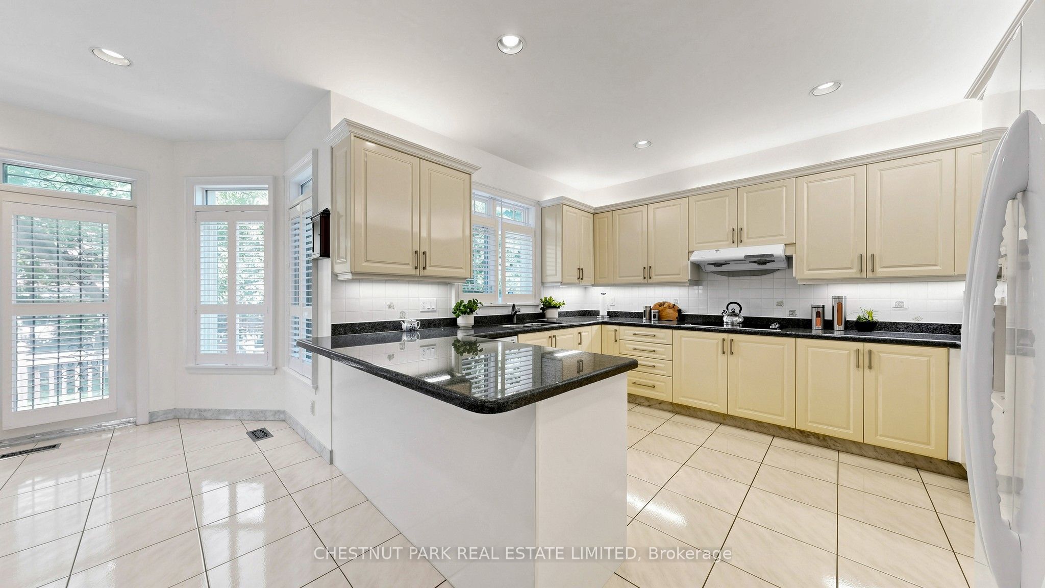 492 Ruth Avenue Property Photo 9