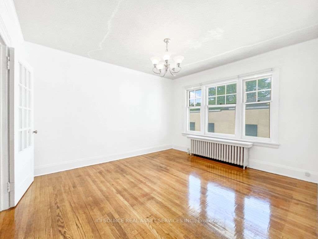 12 Kendal Avenue 5 Property Photo 6