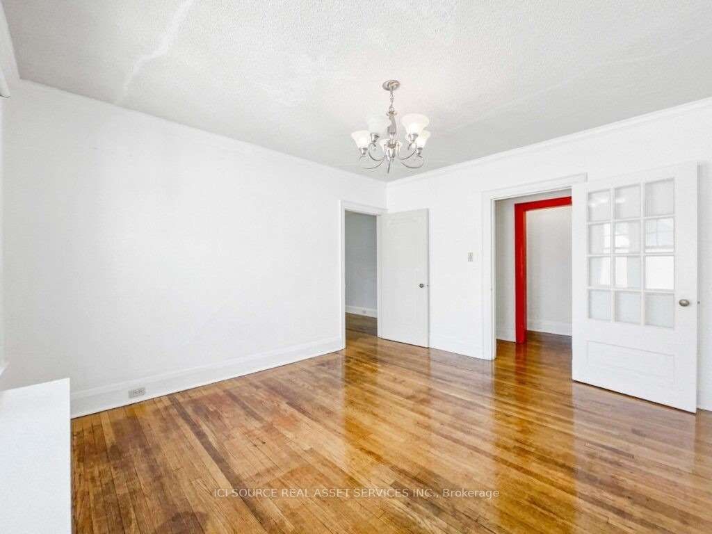 12 Kendal Avenue 5 Property Photo 7