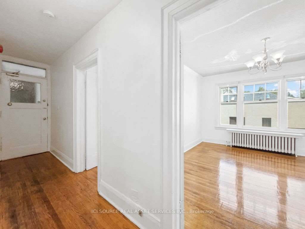 12 Kendal Avenue 5 Property Photo 8