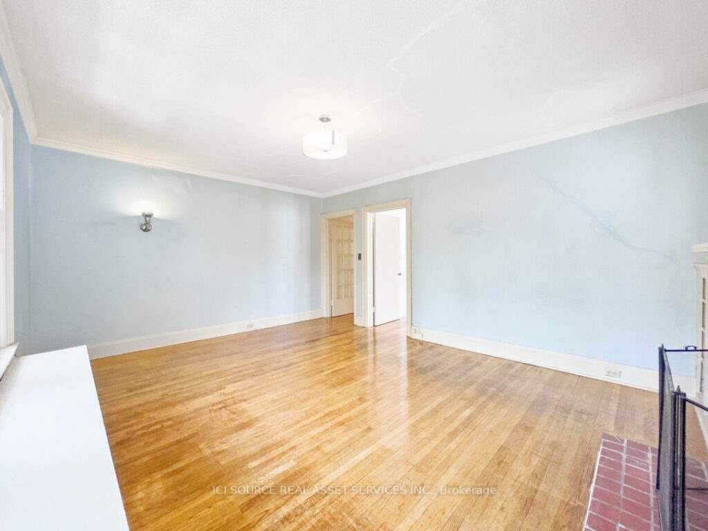 12 Kendal Avenue 5 Property Photo 11