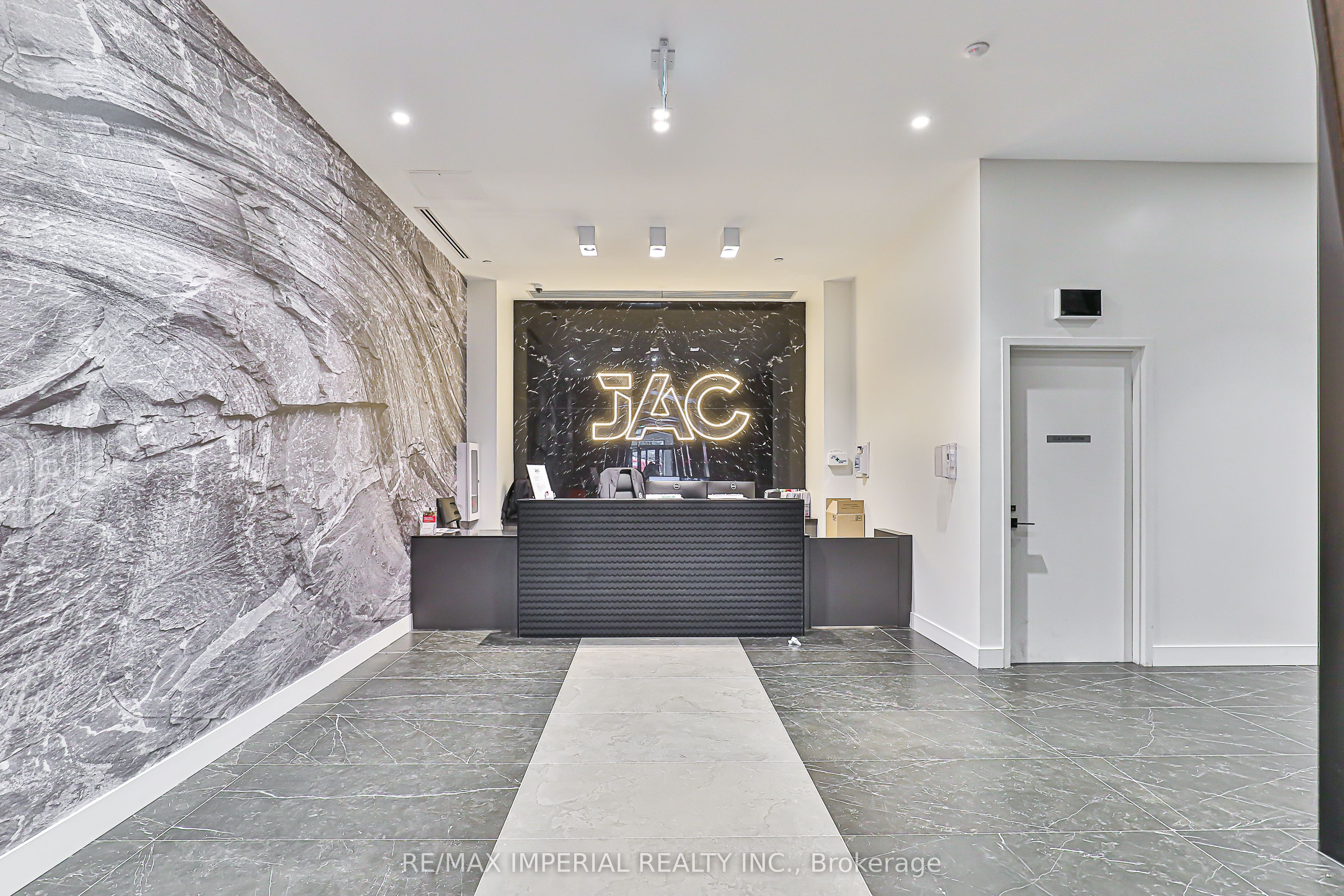 308 Jarvis Street 305 Property Photo 6