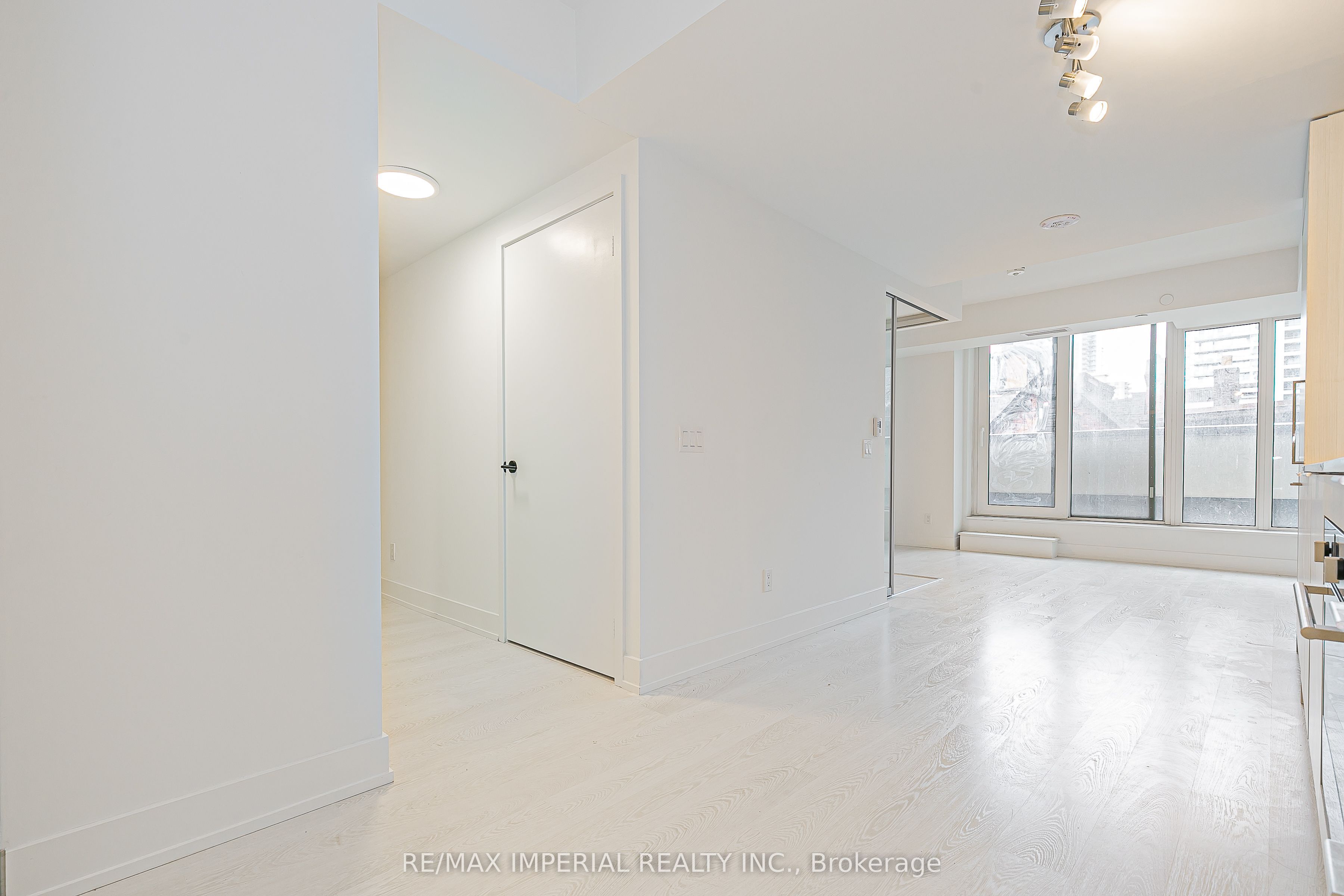 308 Jarvis Street 305 Property Photo 10