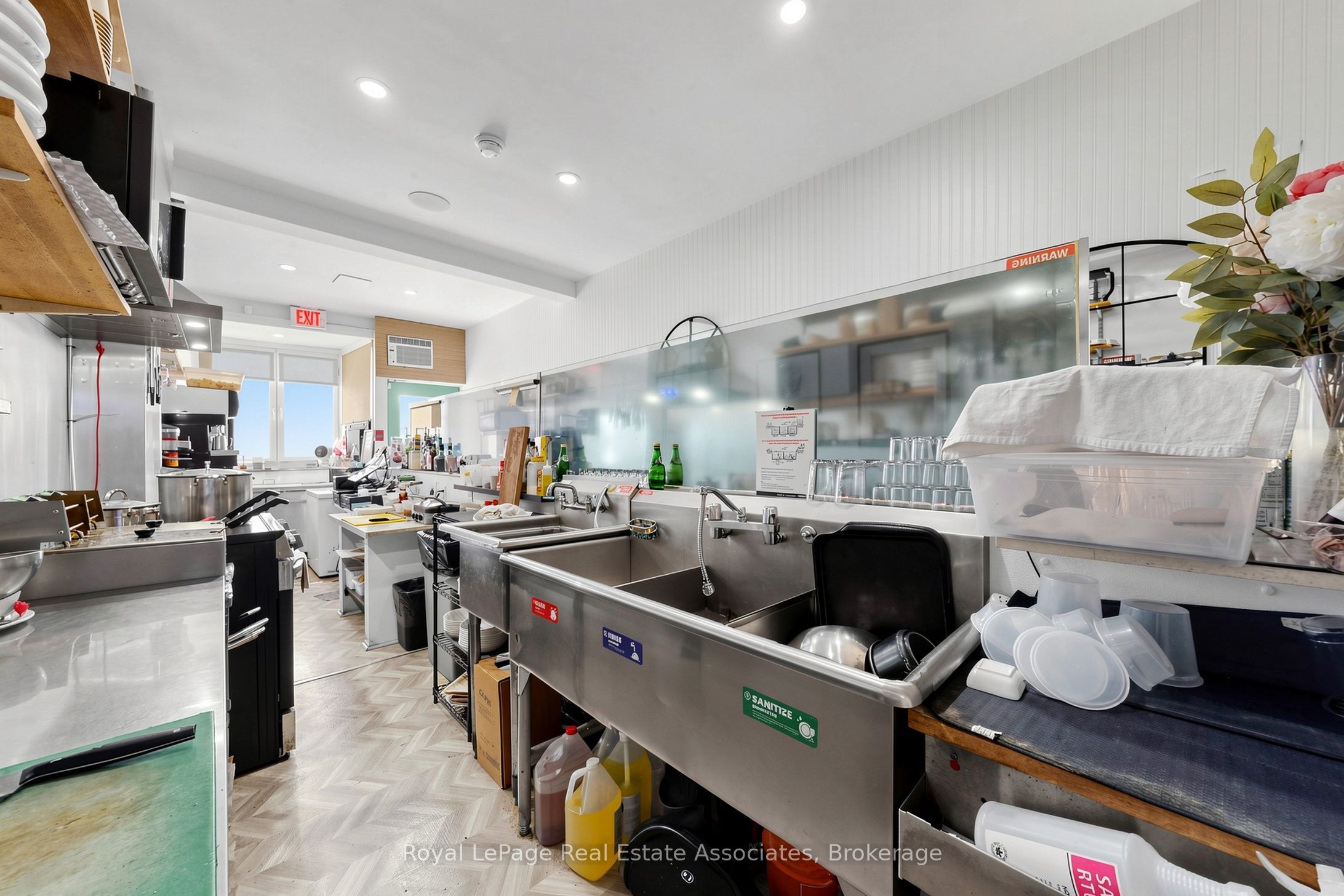 2107 Yonge Street Property Photo 5