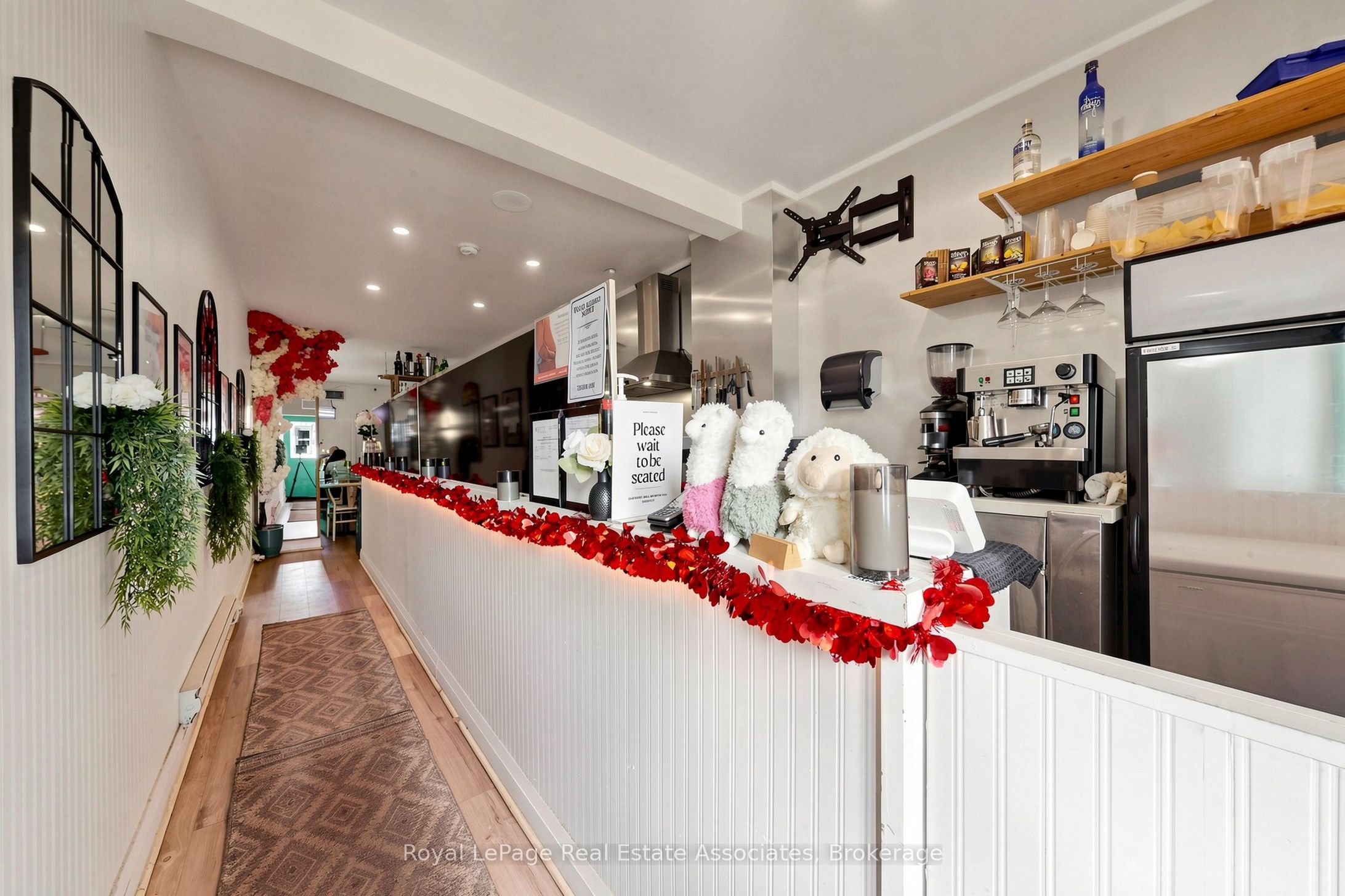 2107 Yonge Street Property Photo 7