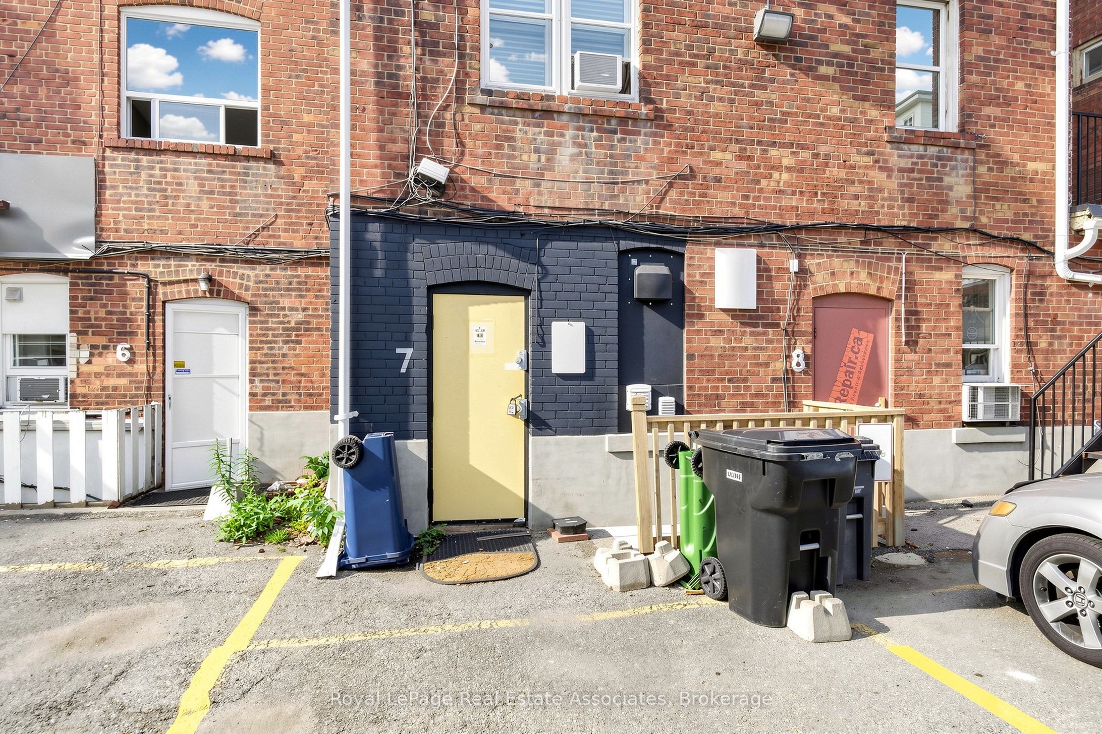 2107 Yonge Street Property Photo 11